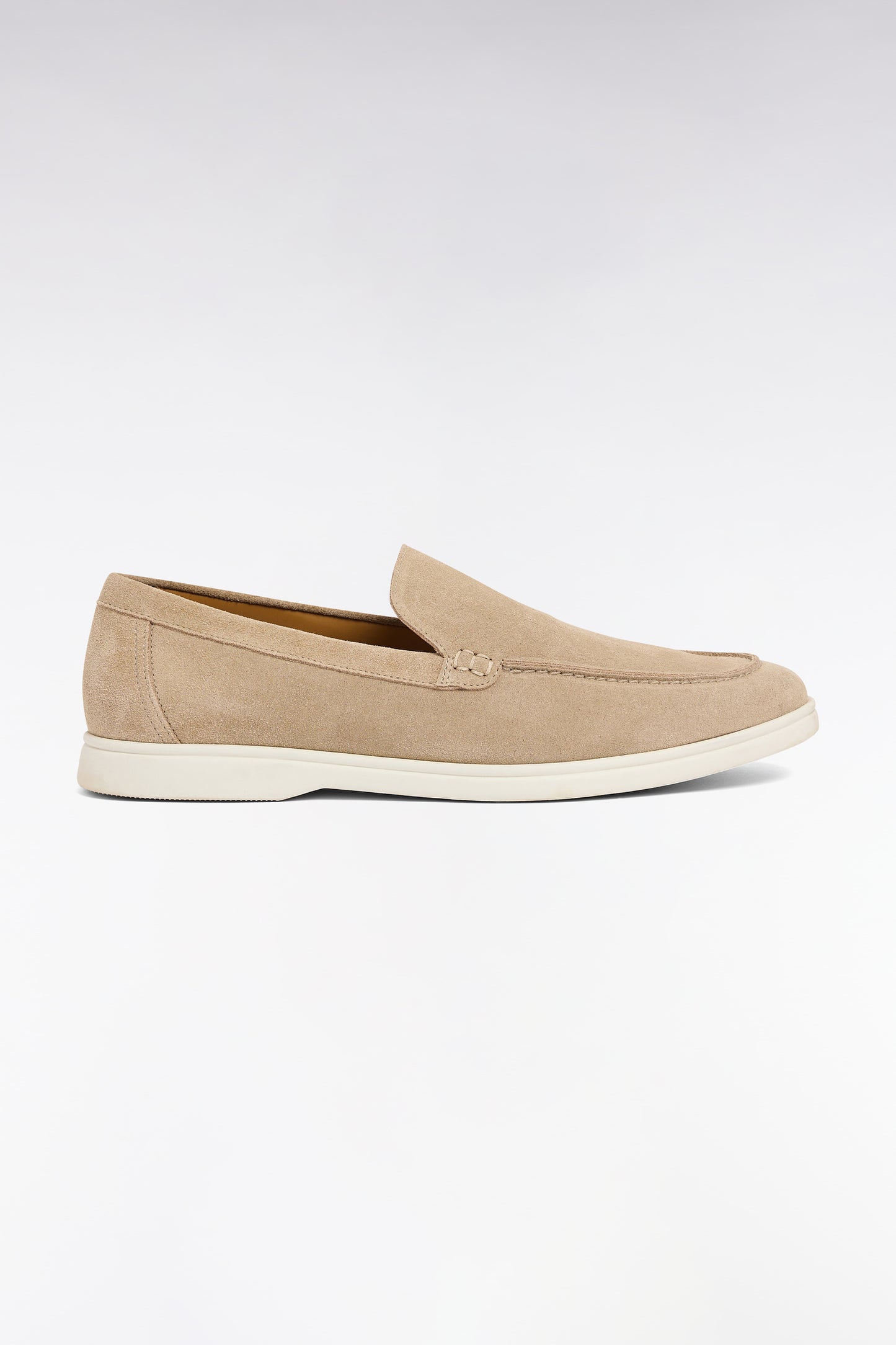 Mocassins en croûte de cuir suédé beige