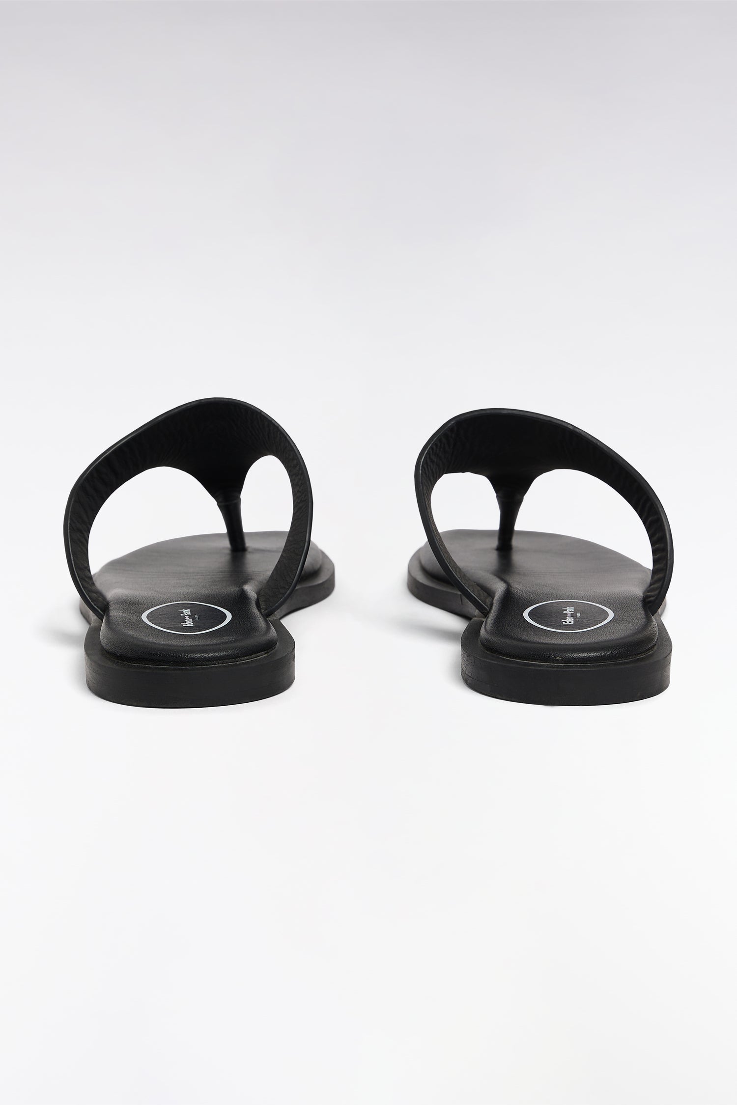 Sandales tongs en cuir de vachette noir