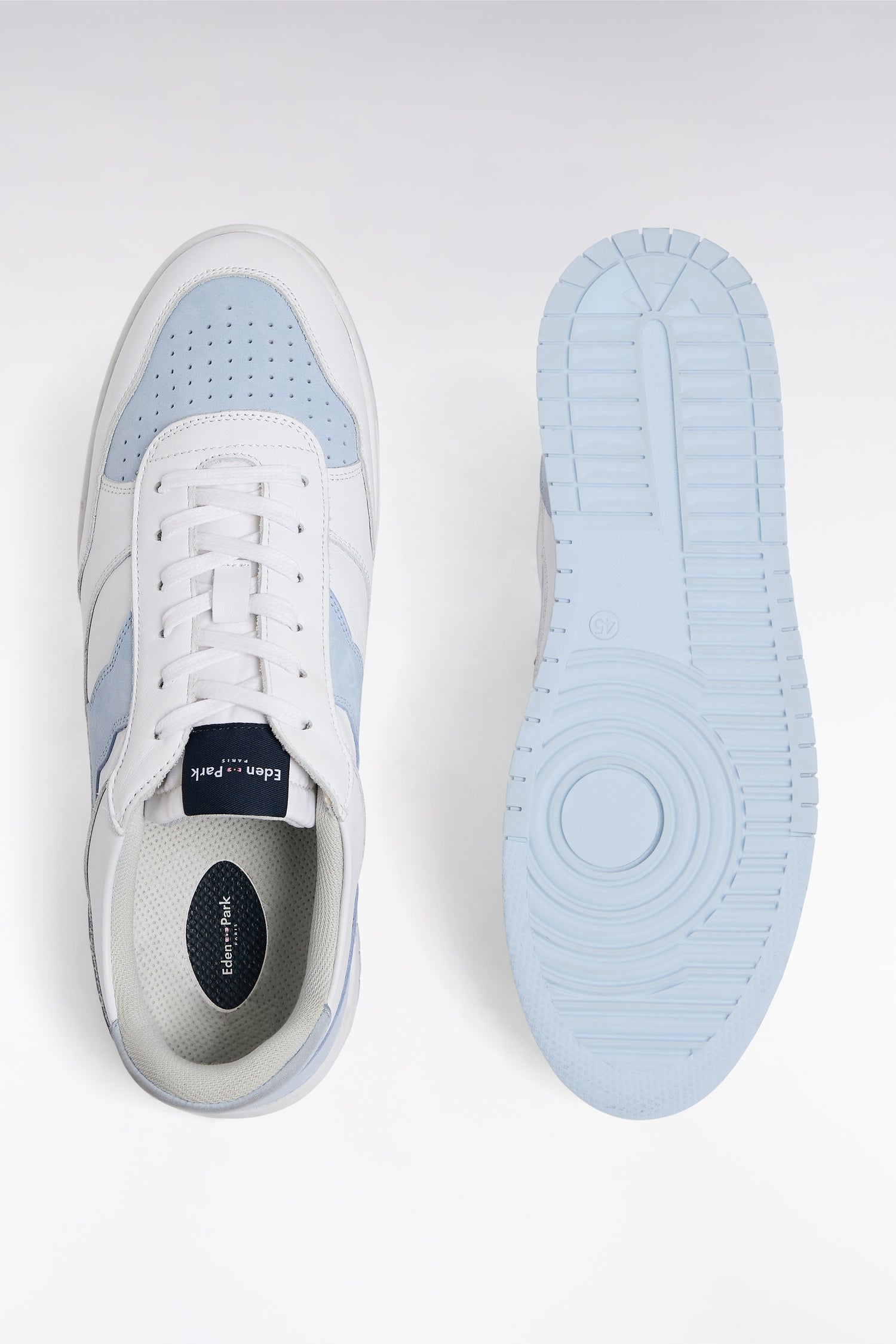 Sneakers bicolores en cuir lisse blanc et cuir suédé bleu ciel