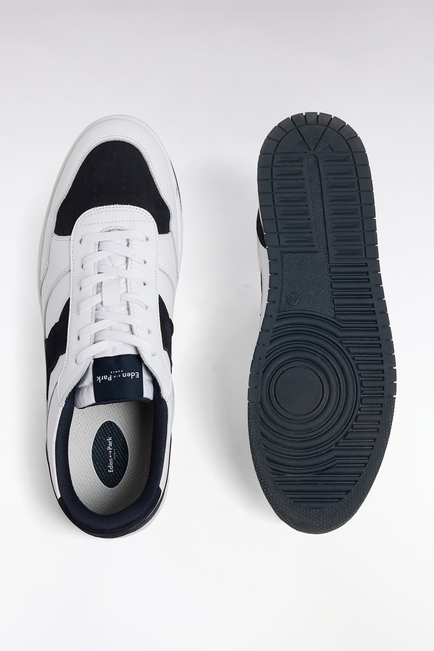 Sneakers bicolores en cuir lisse blanc et cuir suédé marine