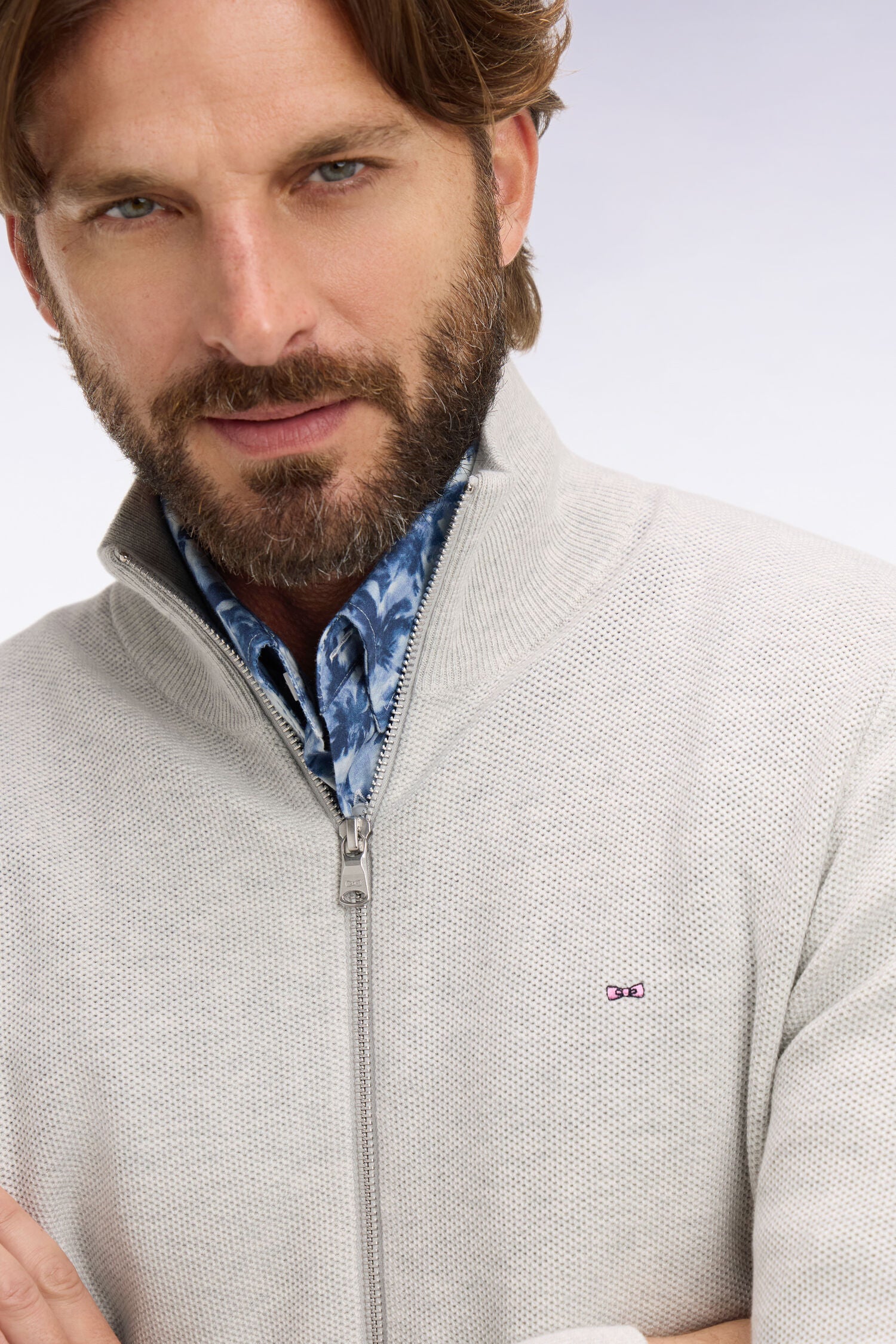 Cardigan zippé en coton gris clair