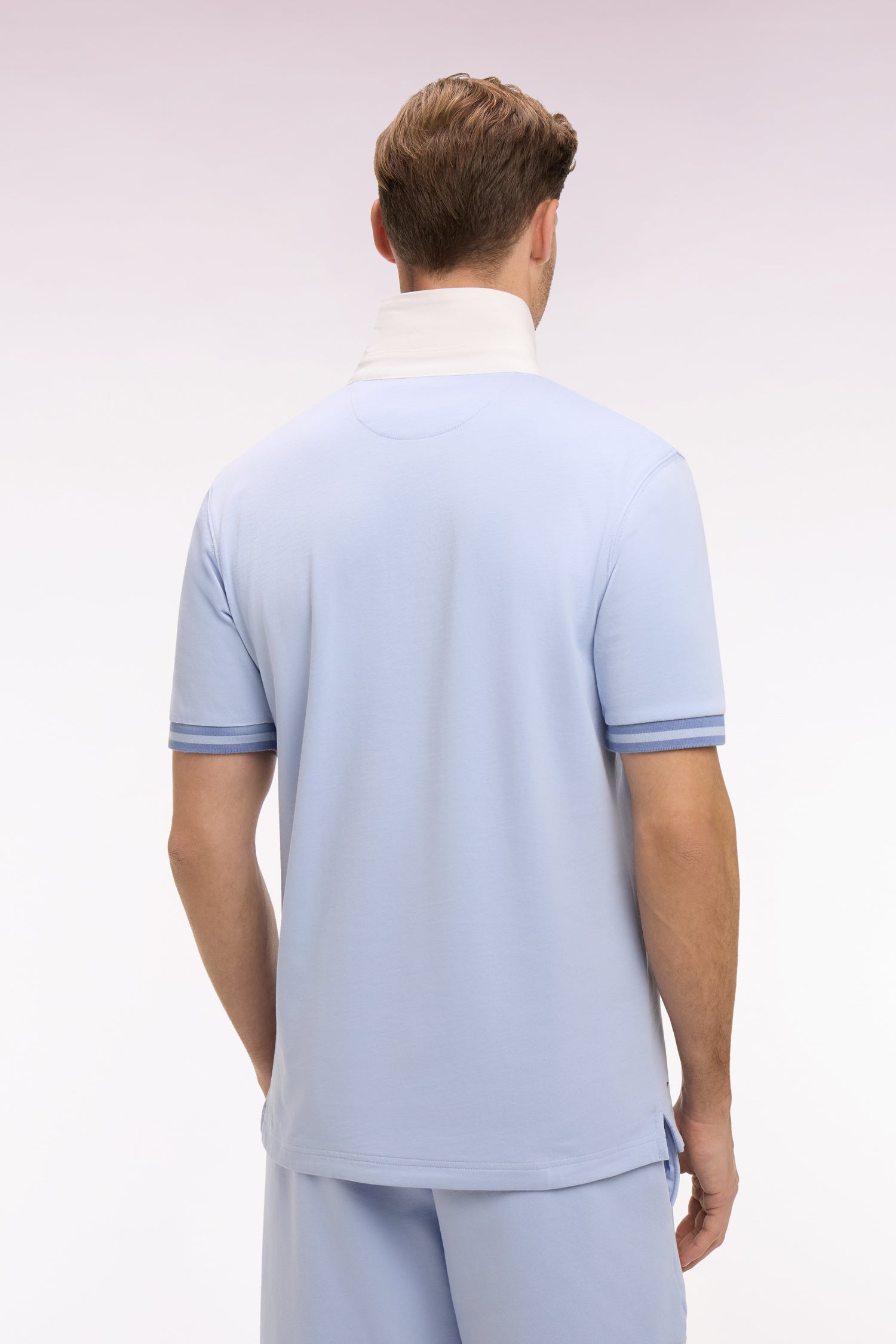 Maillot à manches courtes en jersey de coton ciel écusson brodé coupe regular