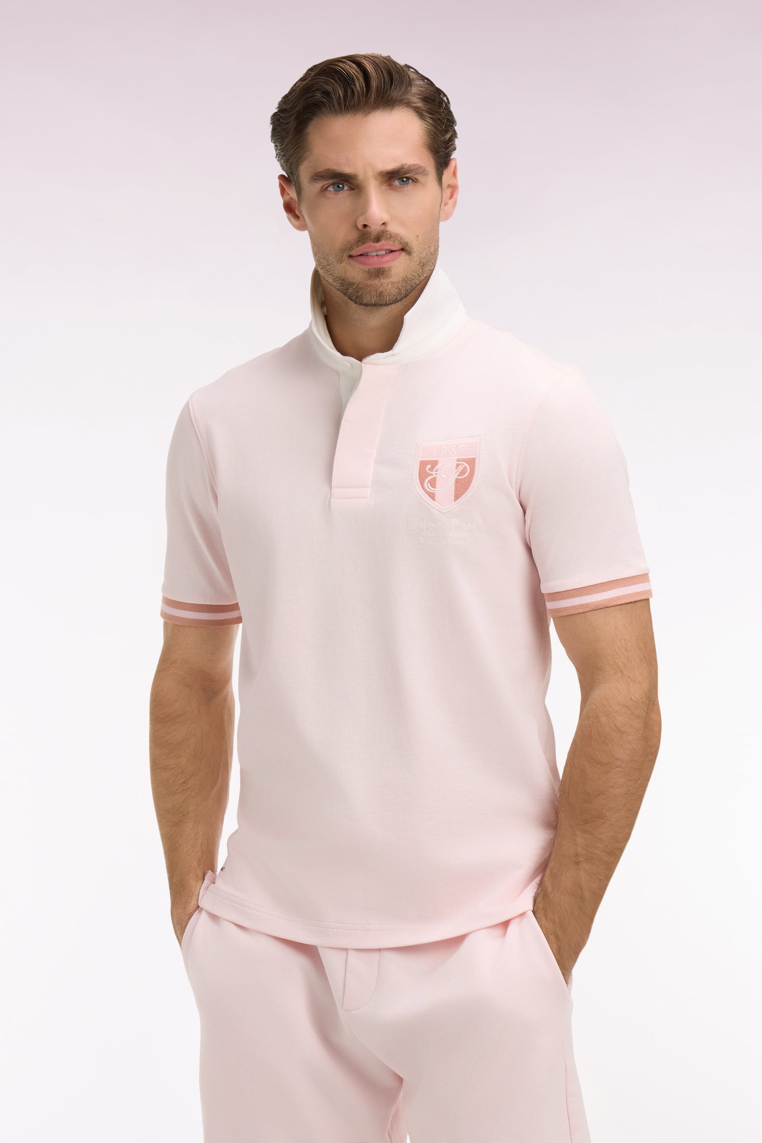 Maillot à manches courtes en jersey de coton rose écusson brodé coupe regular