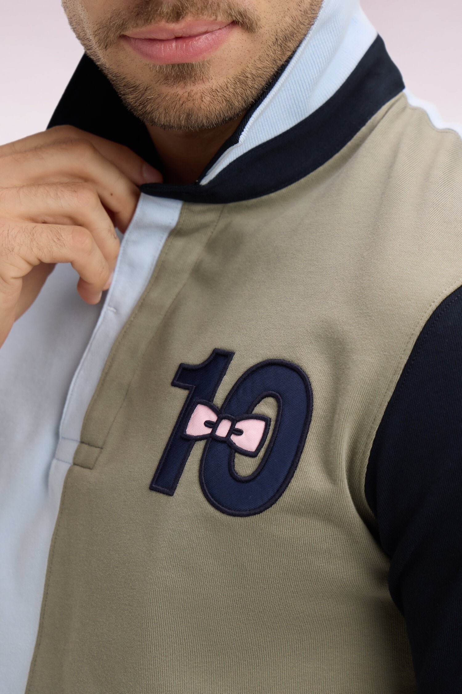 camiseta de rugby de manga corta en algodón bicolor caqui y azul cielo bordado 10 corte Regular