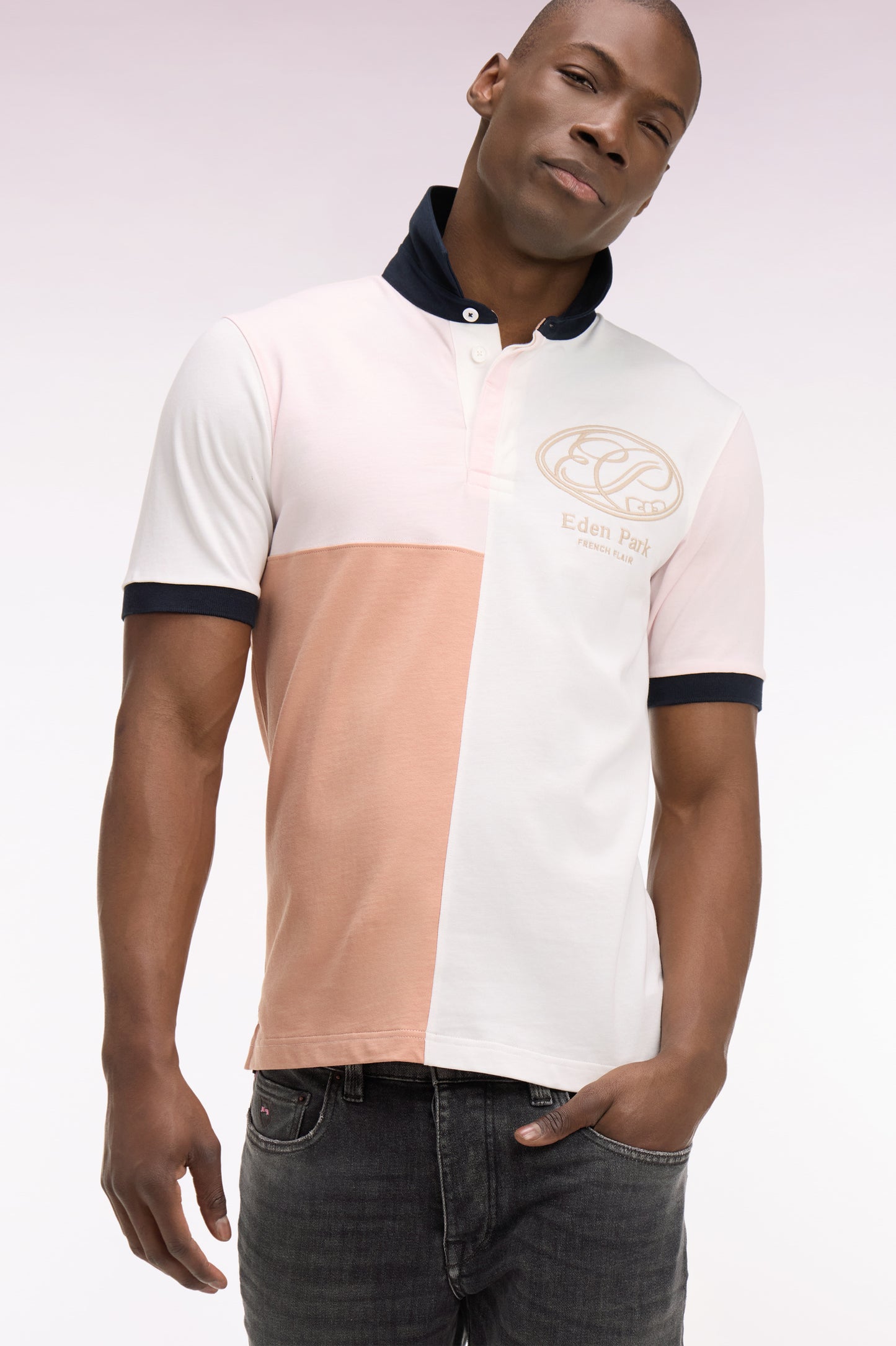 Maillot à manches courtes rose découpes graphiques et broderie coupe regular