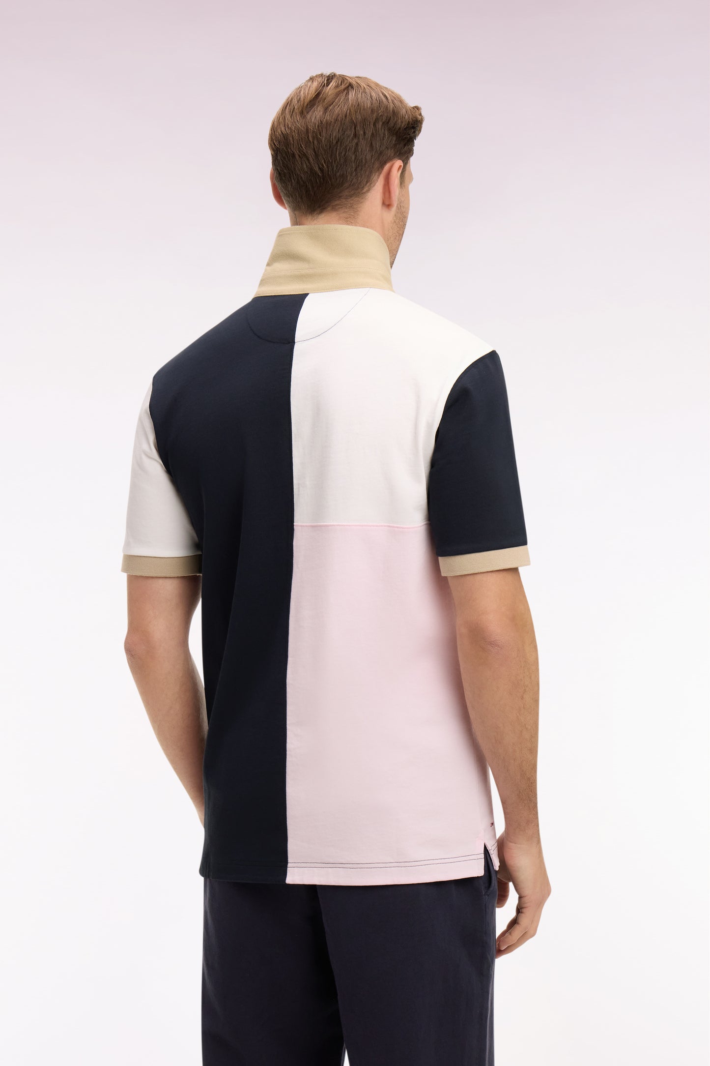 Maillot à manches courtes marine découpes graphiques et broderie coupe regular