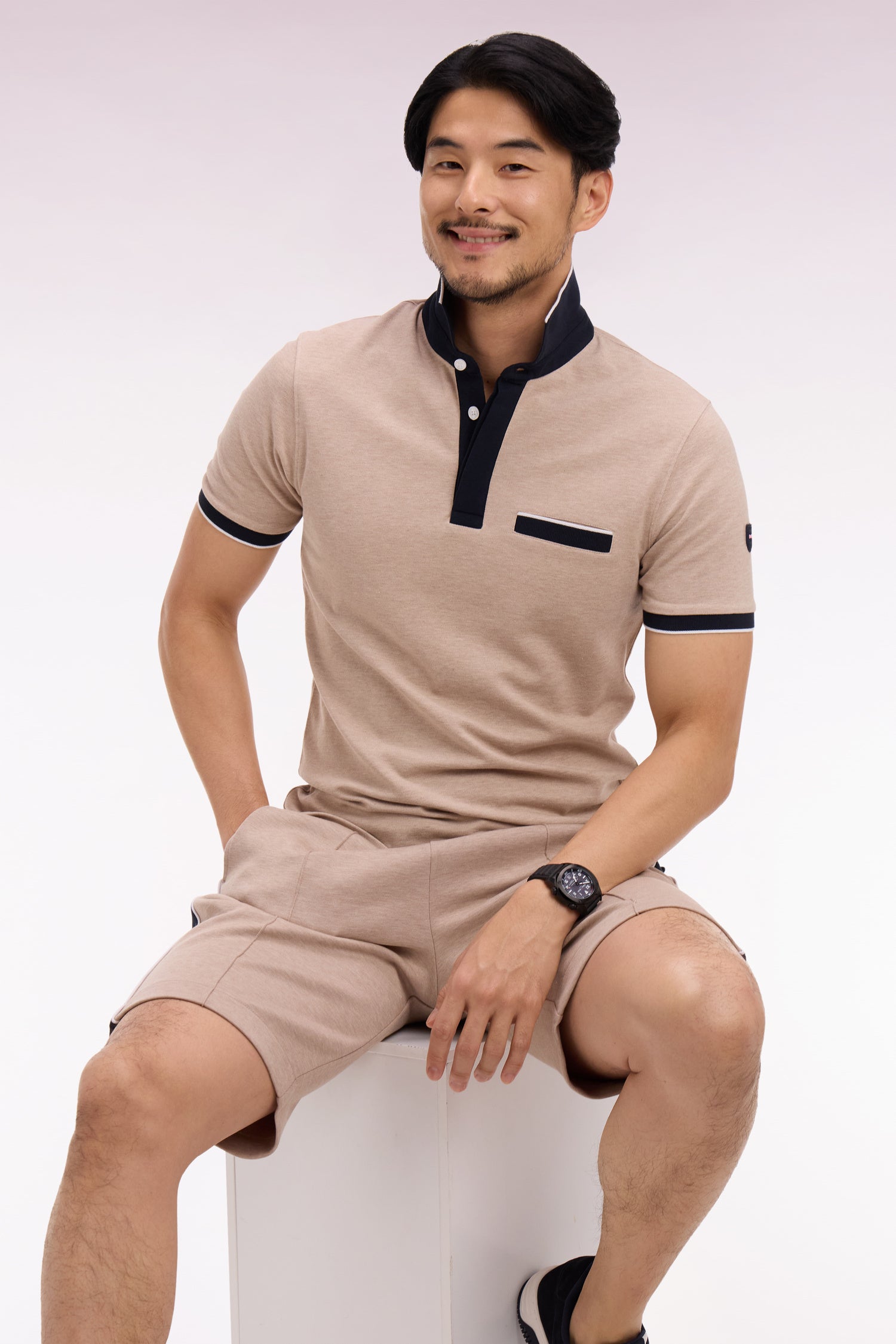 Polo manches courtes en piqué coton stretch beige coupe slim