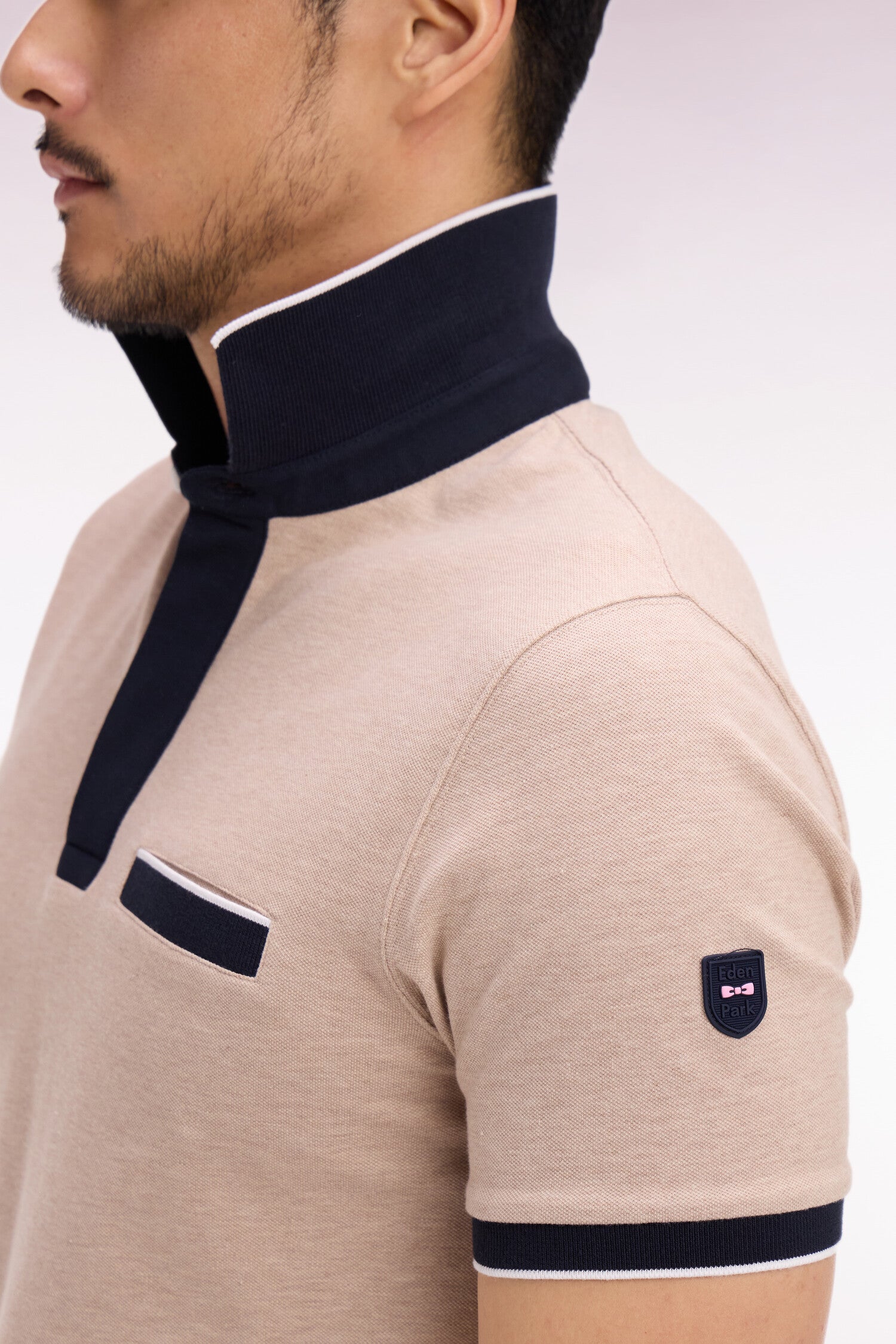 Polo manches courtes en piqué coton stretch beige coupe slim