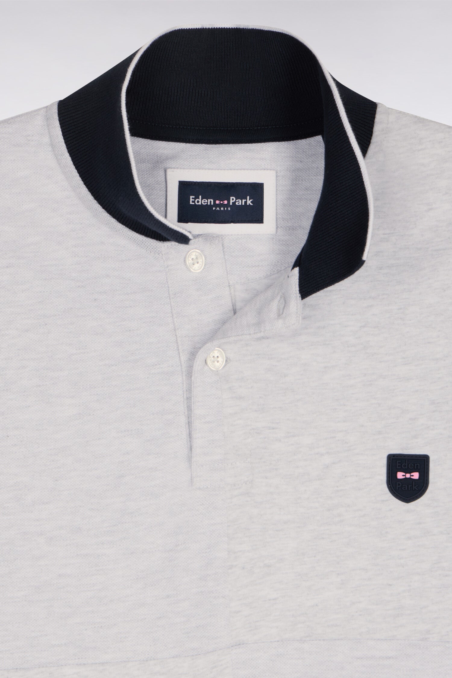 Polo manches courtes bicolore en coton gris clair à découpes coupe regular
