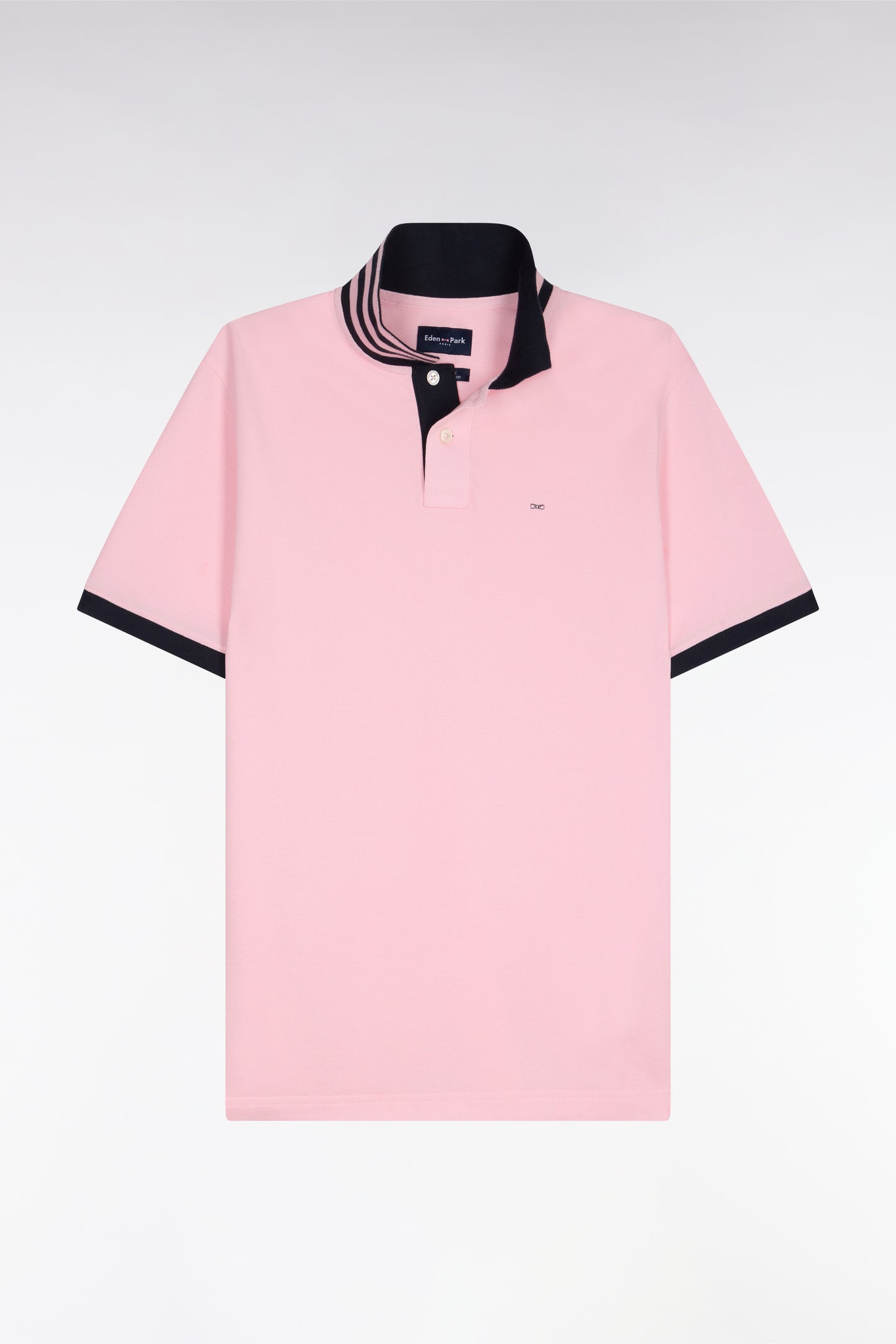 Polo manches courtes en piqué coton rose clair dessous de col rayé coupe slim