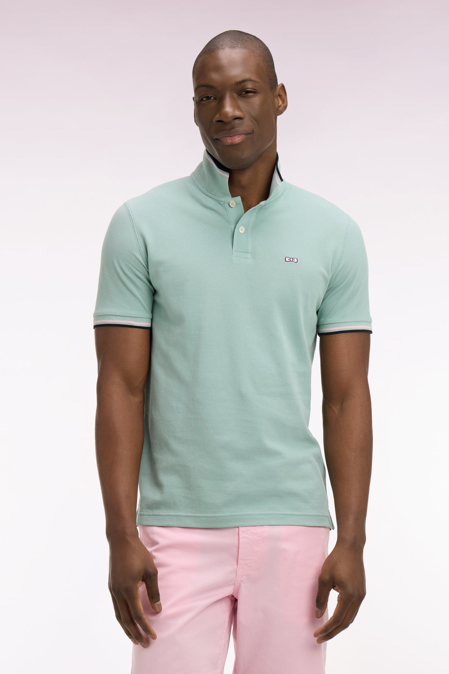 Polo à manches courtes en coton vert d'eau détails rayés coupe regular