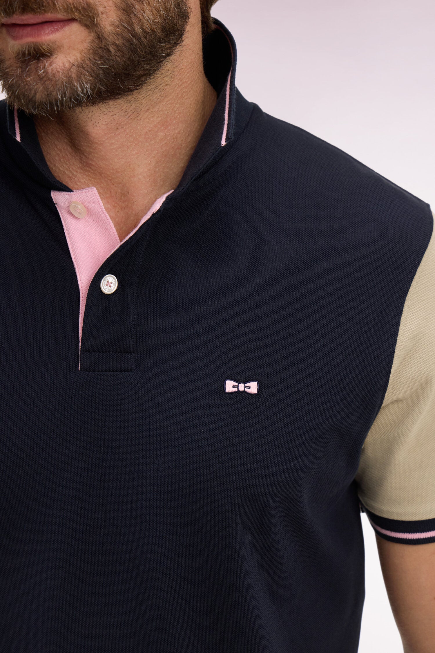 Polo à manches courtes en coton marine et beige