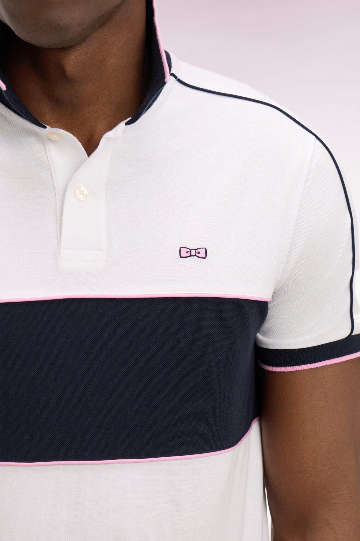 Polo à manches courtes en coton blanc découpes marine coupe regular