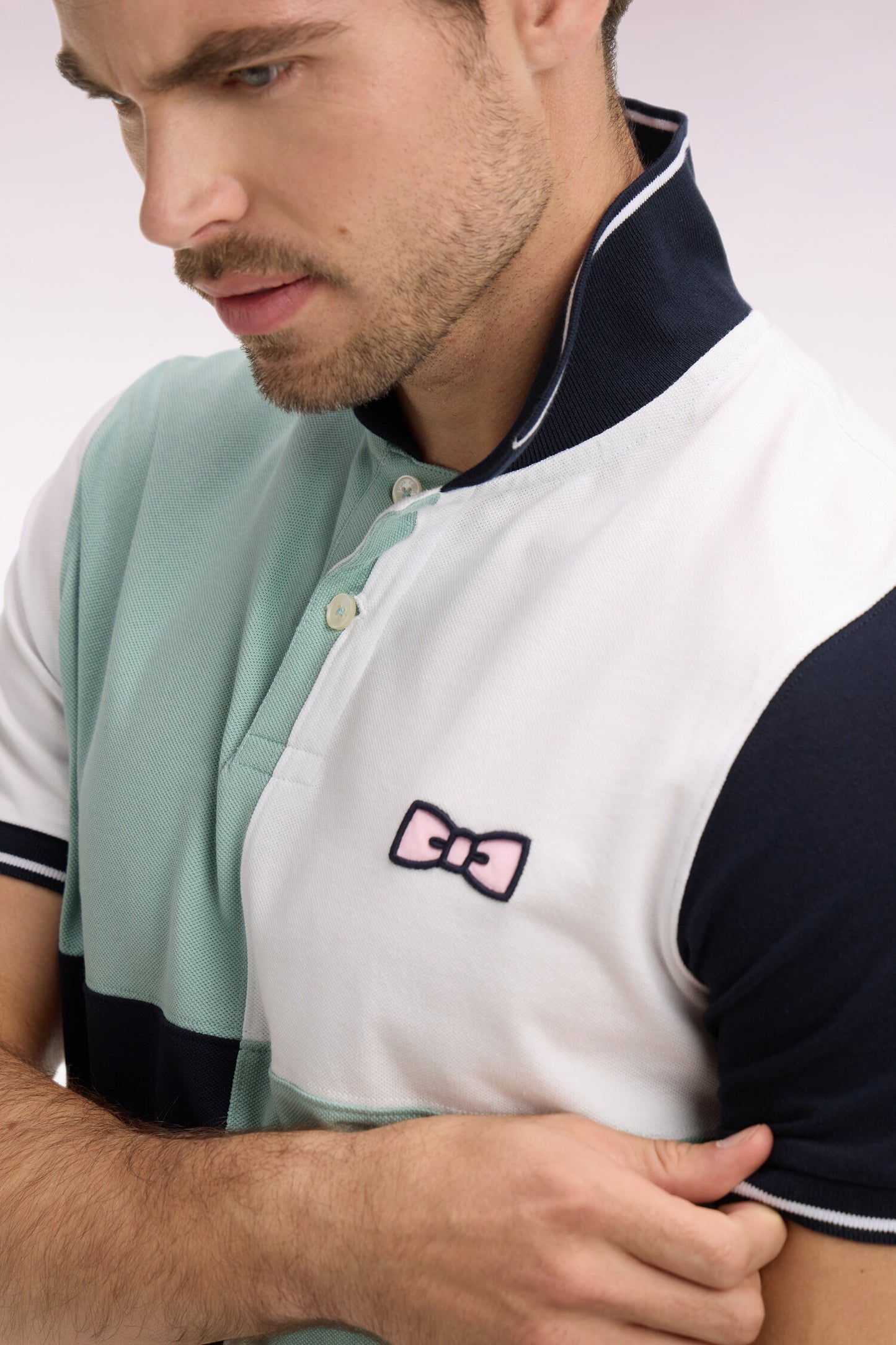 Polo à manches courtes en coton vert d'eau à cadrans coupe regular