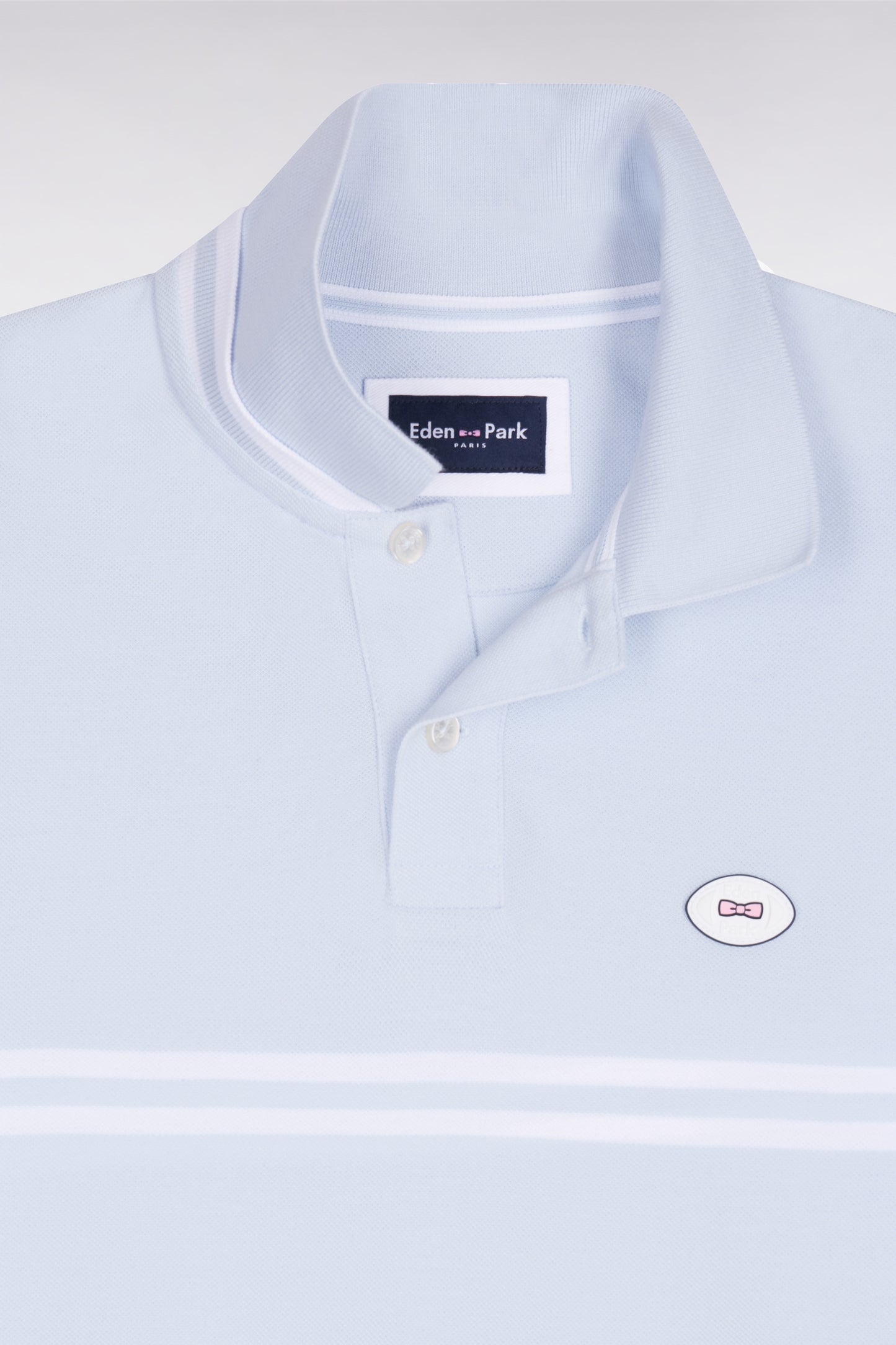 Polo à manches courtes en coton bleu ciel à rayures blanches coupe regular