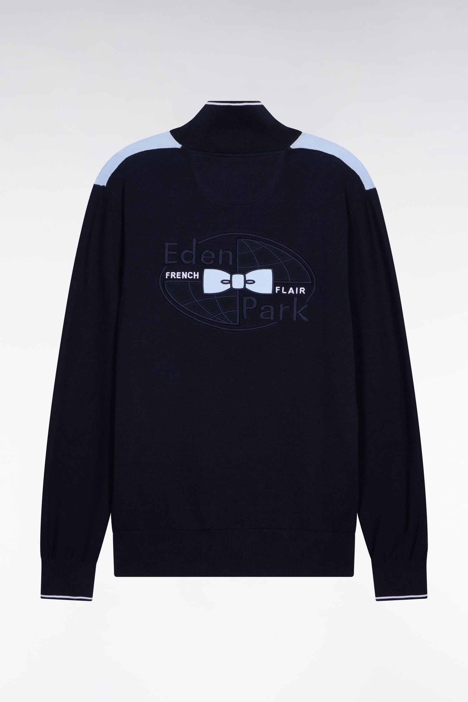 Pull à col maillot en coton ciel brodé