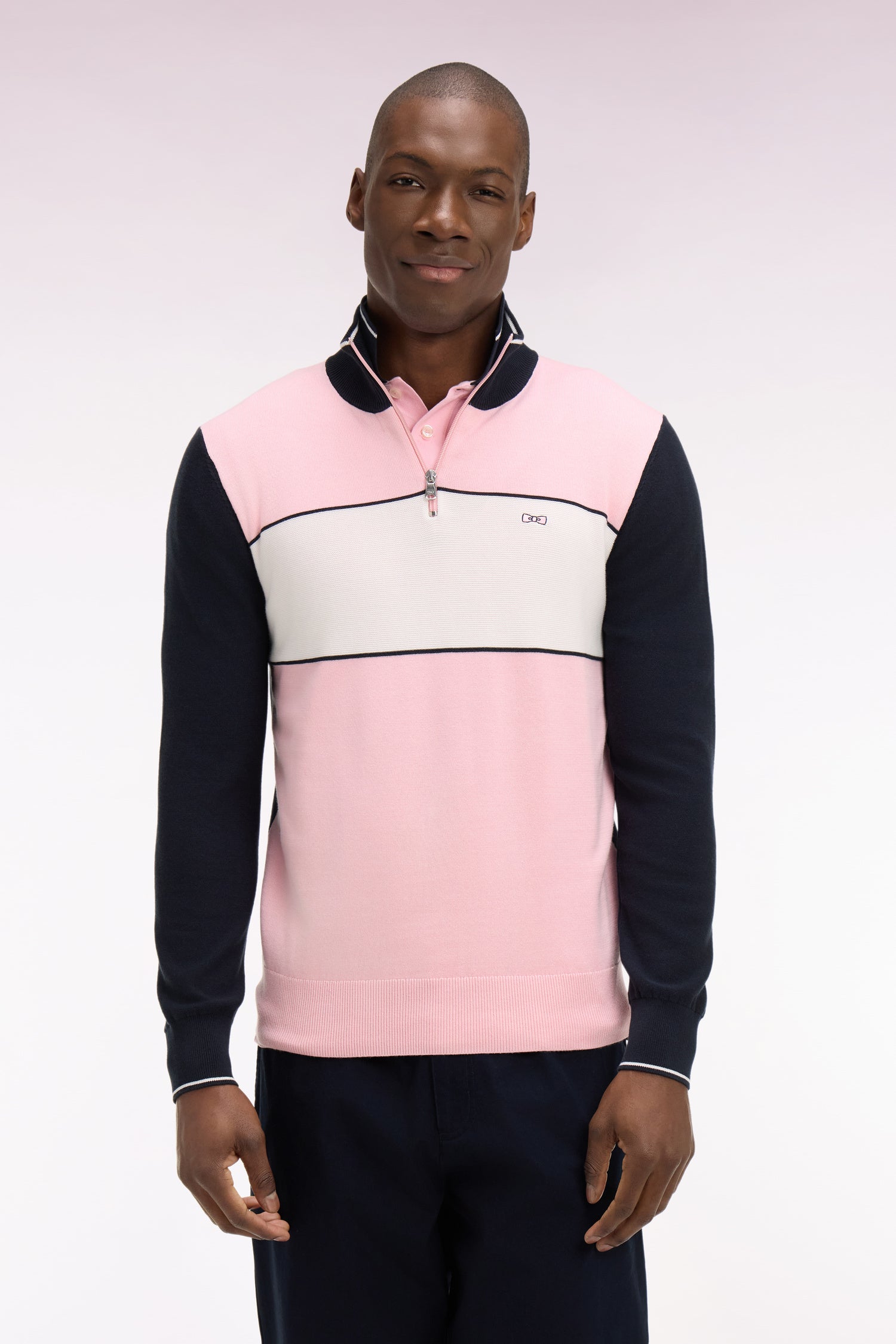 Pull à col maillot en coton rose brodé