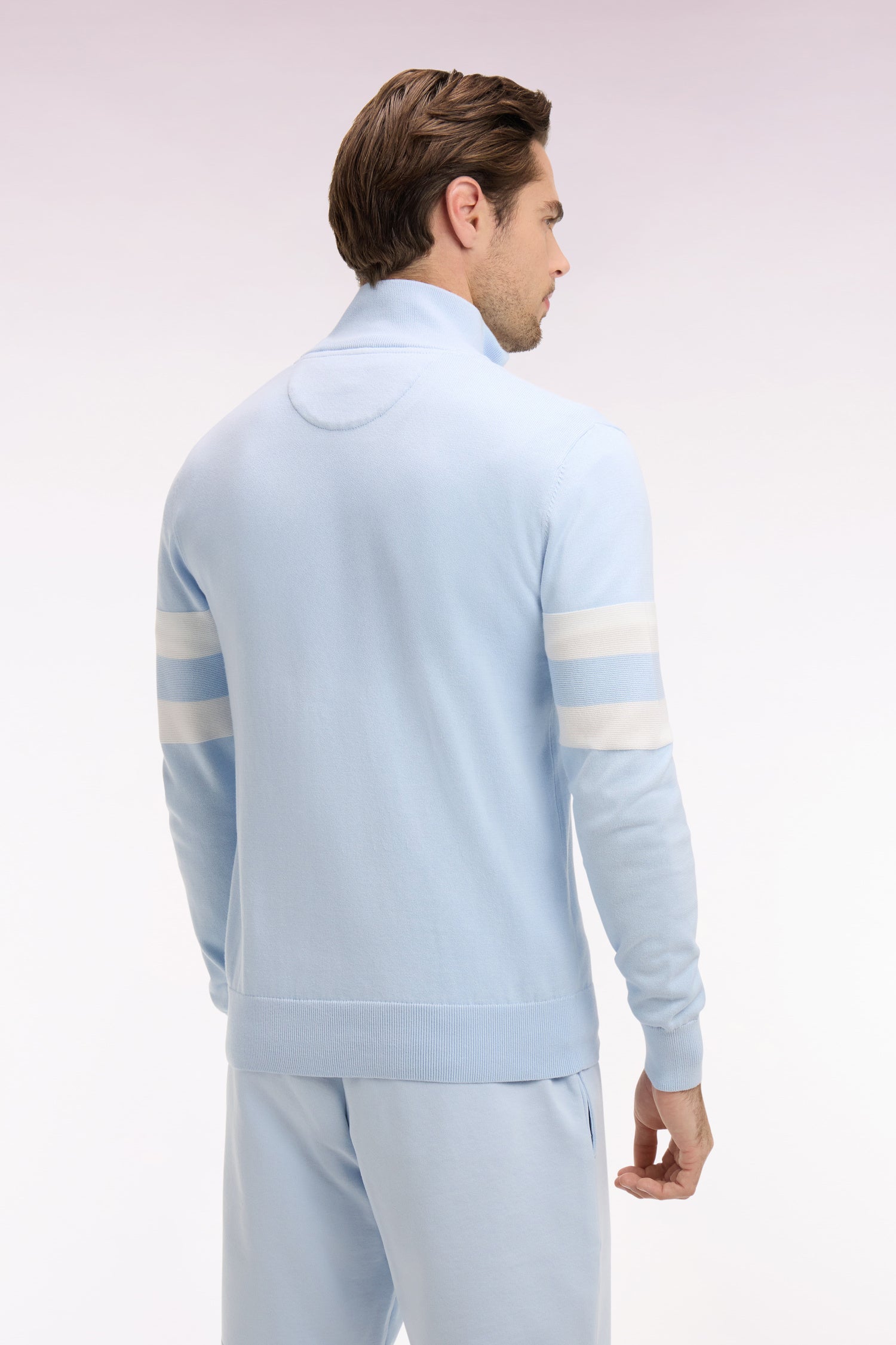 Pull col maillot en coton bleu ciel à double rayures manches