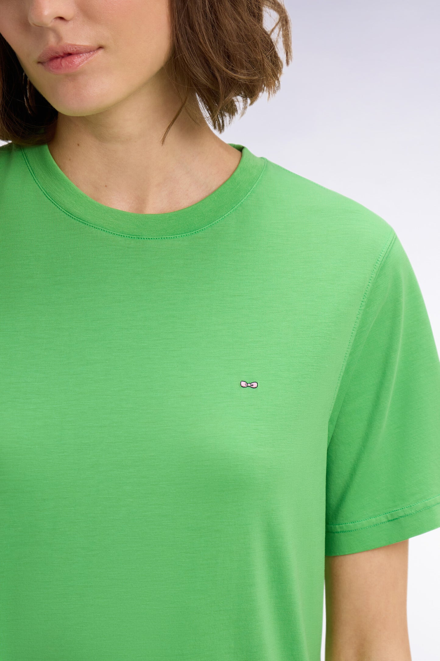 Robe T-shirt en lyocell et coton vert coupe droite