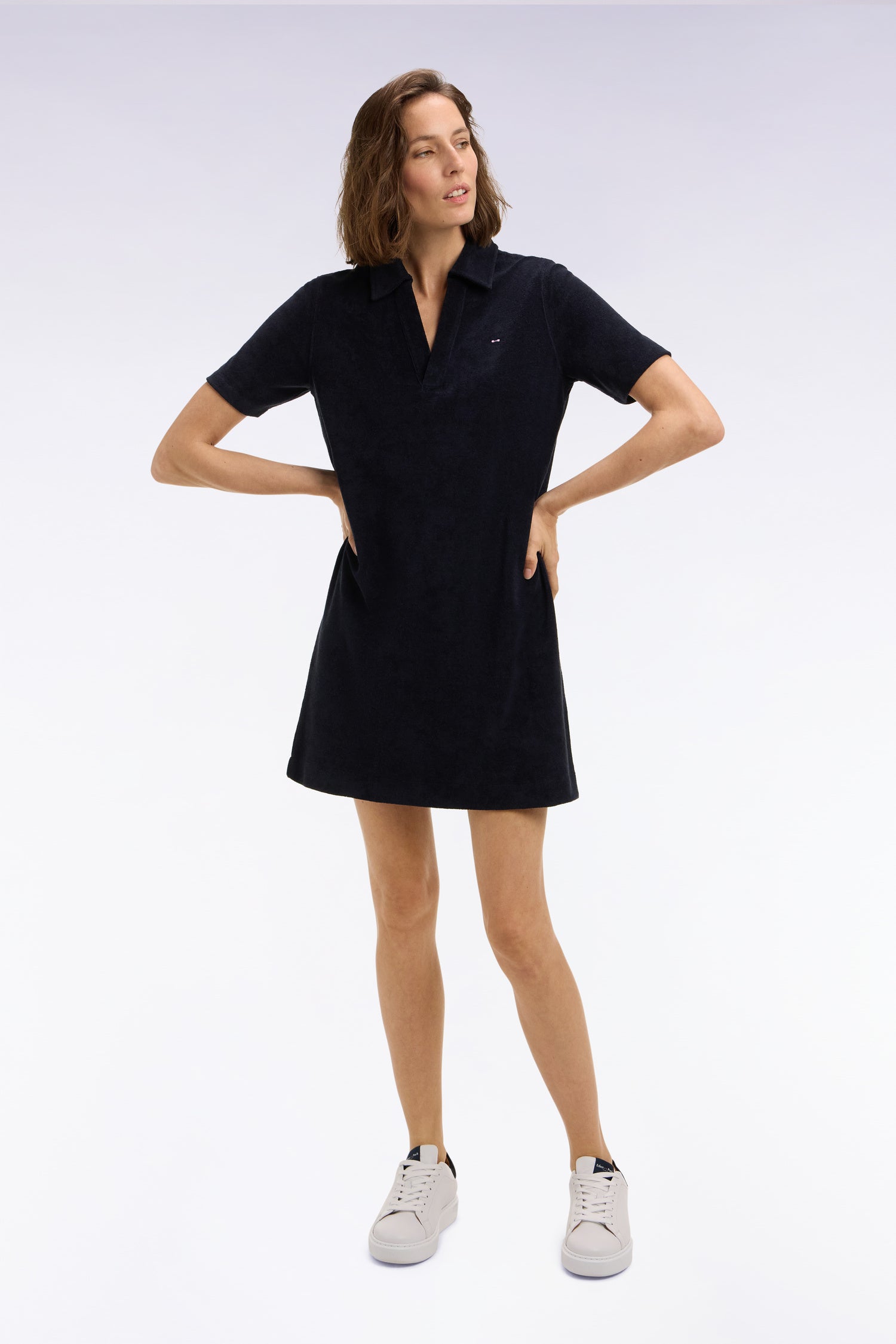 Robe courte en éponge marine coupe droite