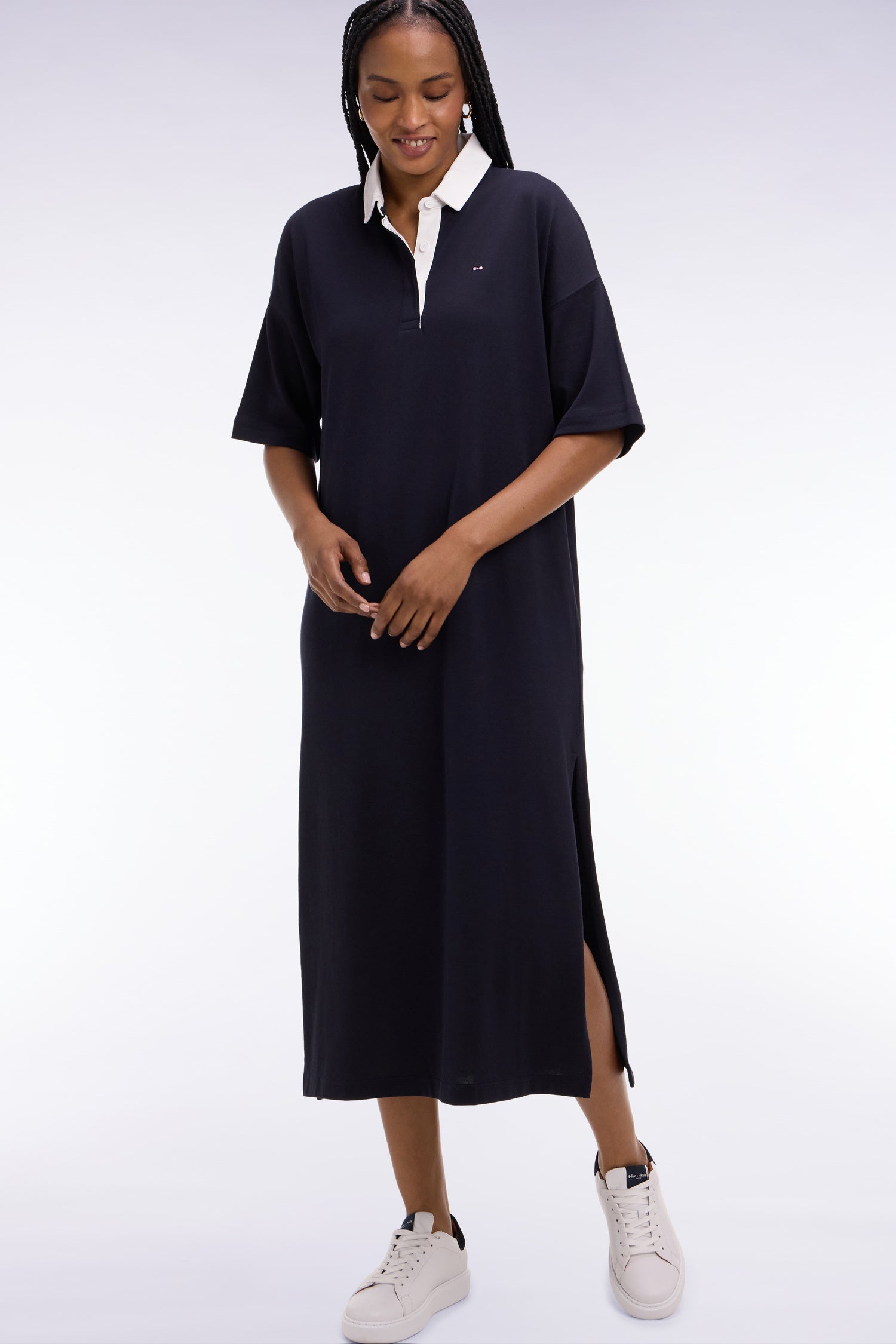 Robe polo en coton marine à col blanc