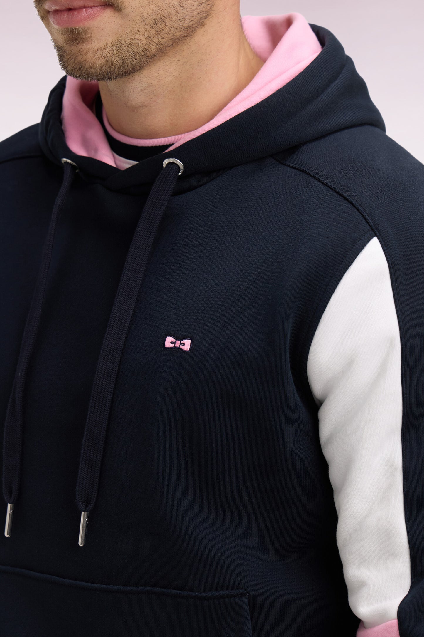 Sweatshirt à capuche en coton marine broderie dos