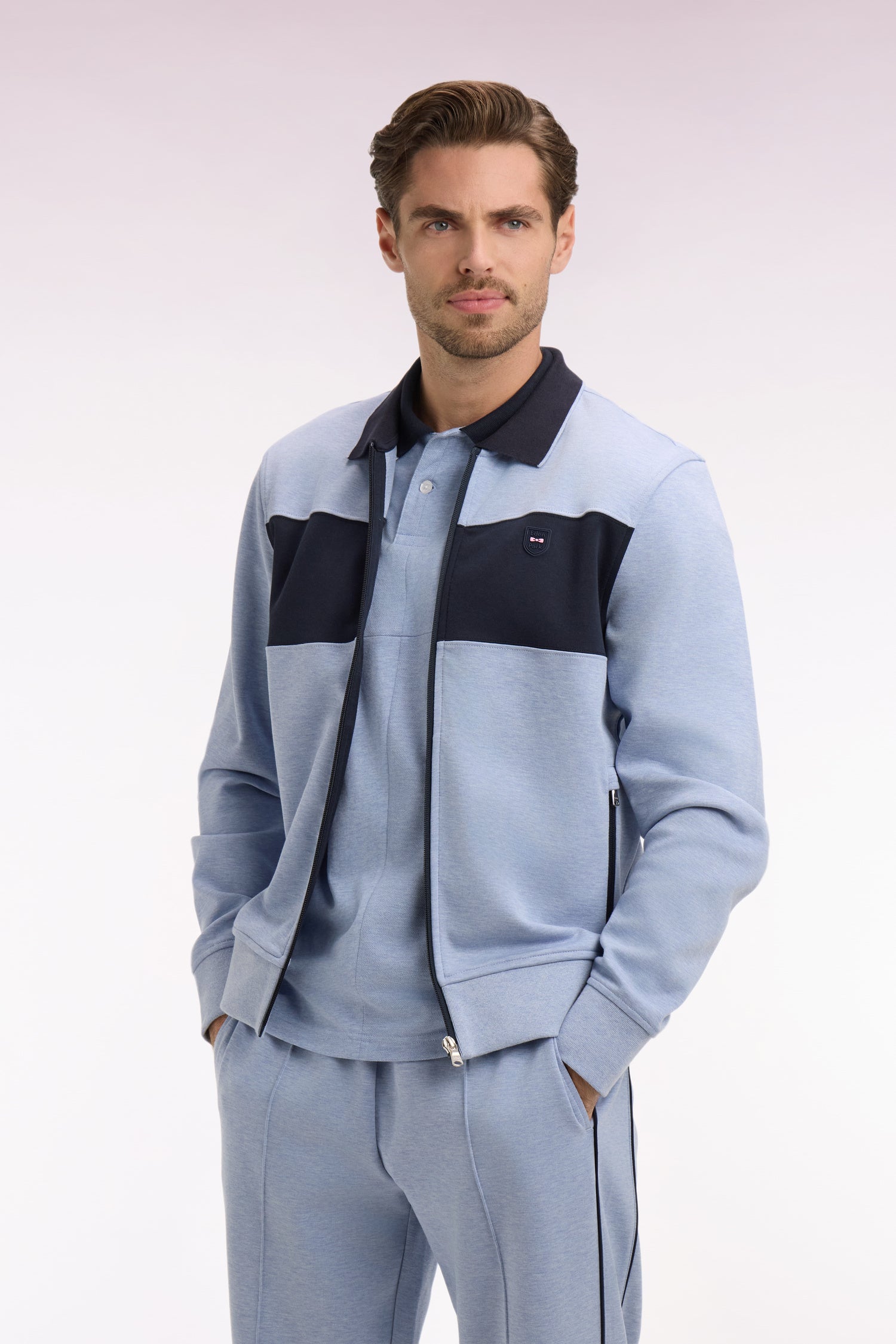Sweatshirt zippé col polo en molleton bleu ciel