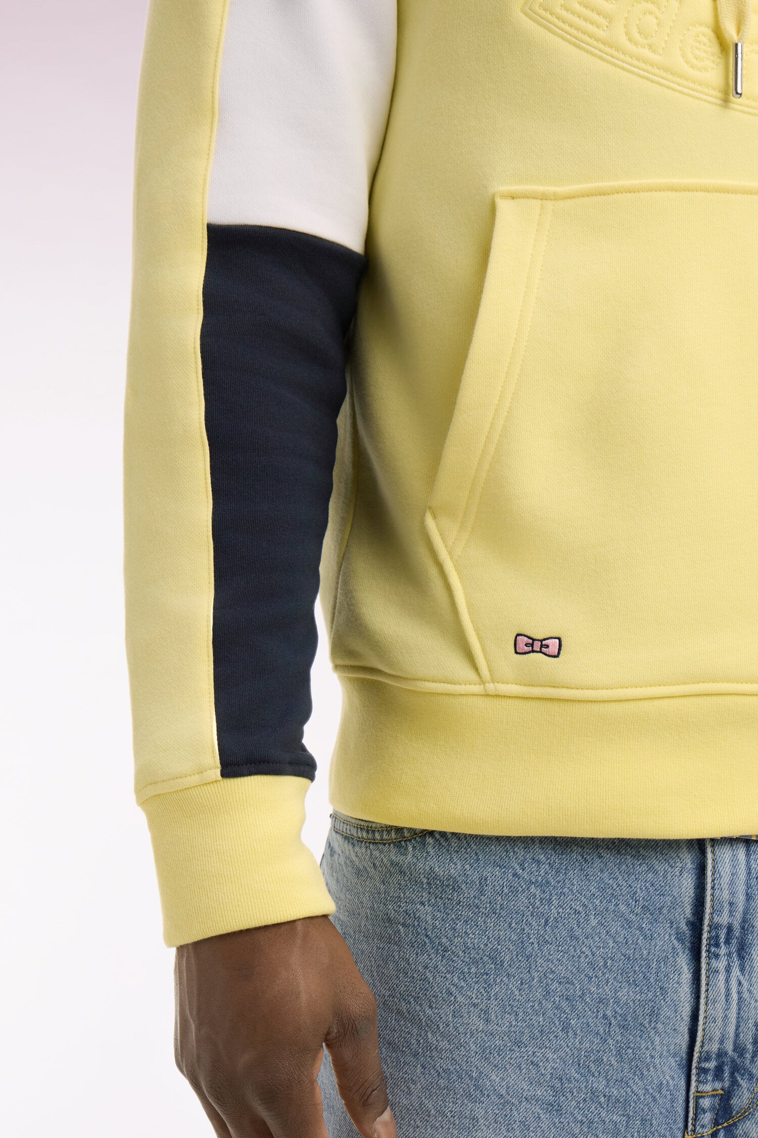 Sweatshirt à capuche en molleton coton jaune brodé