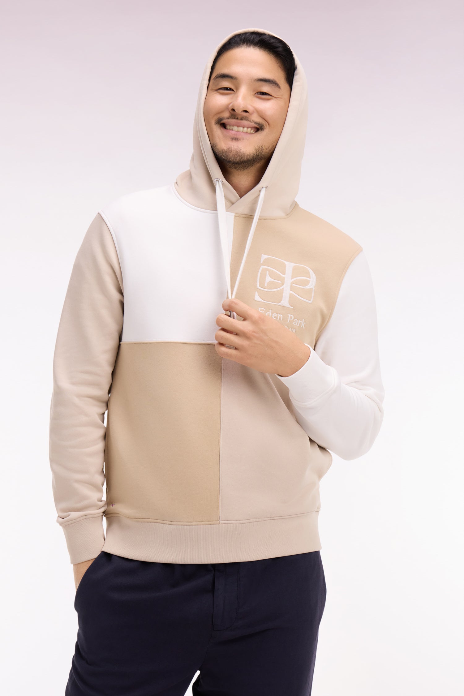 Sweatshirt à capuche en molleton beige colorblock cadrans coupe regular