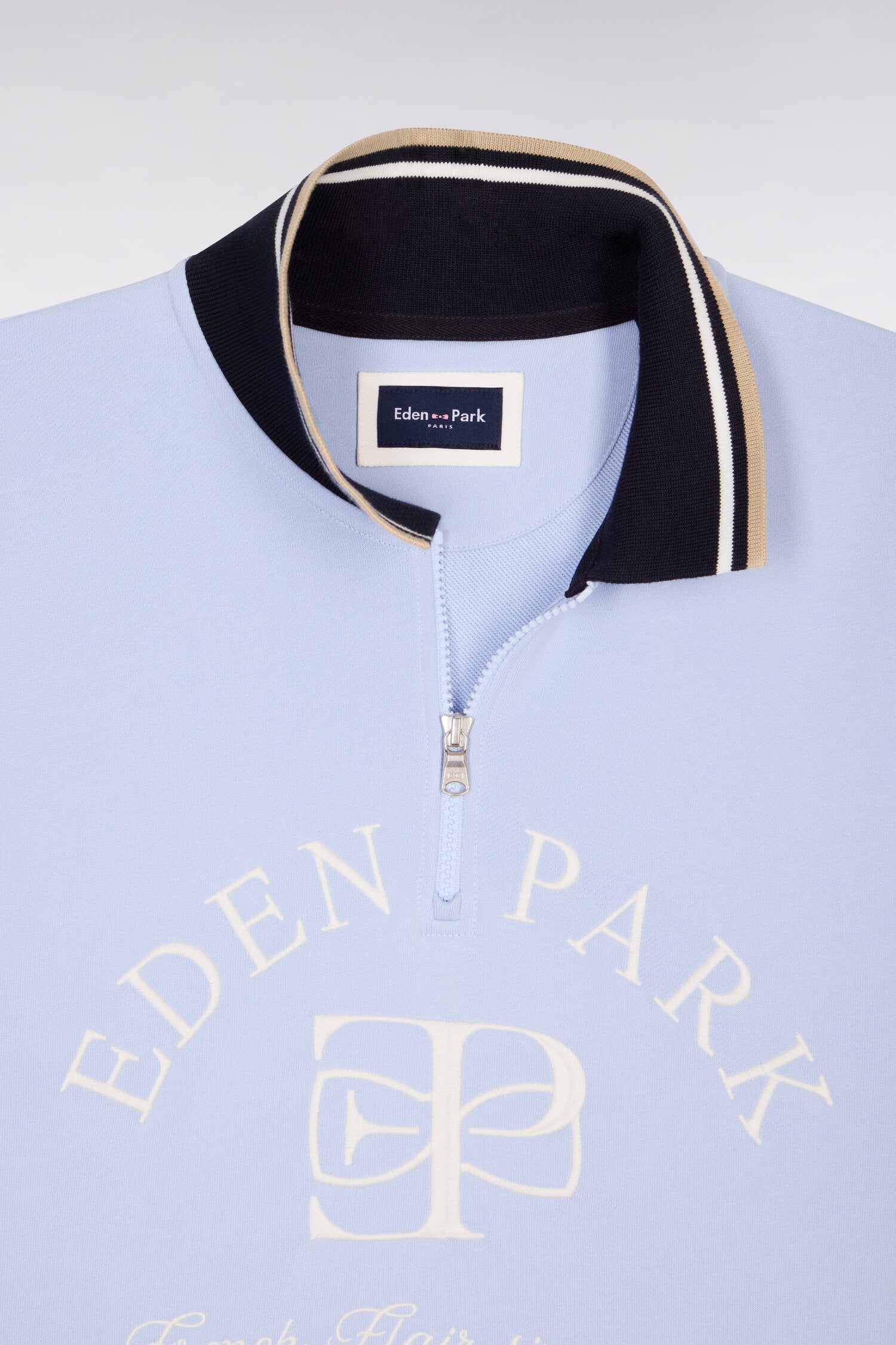 Sweatshirt à col zippé bleu clair brodé coupe regular
