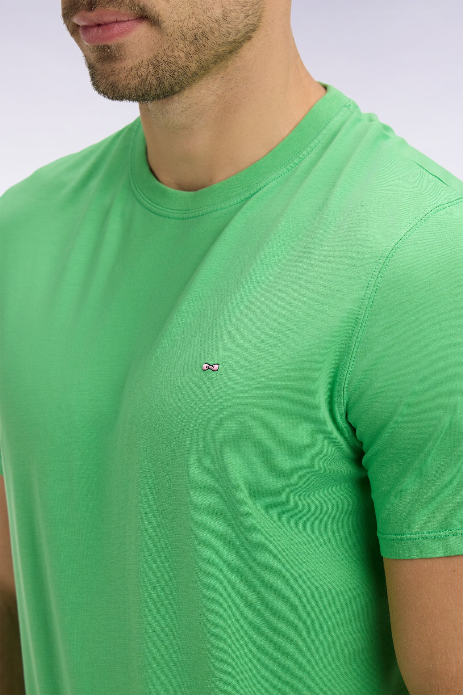 T-shirt à manches courtes en lyocell et coton vert gazon coupe regular