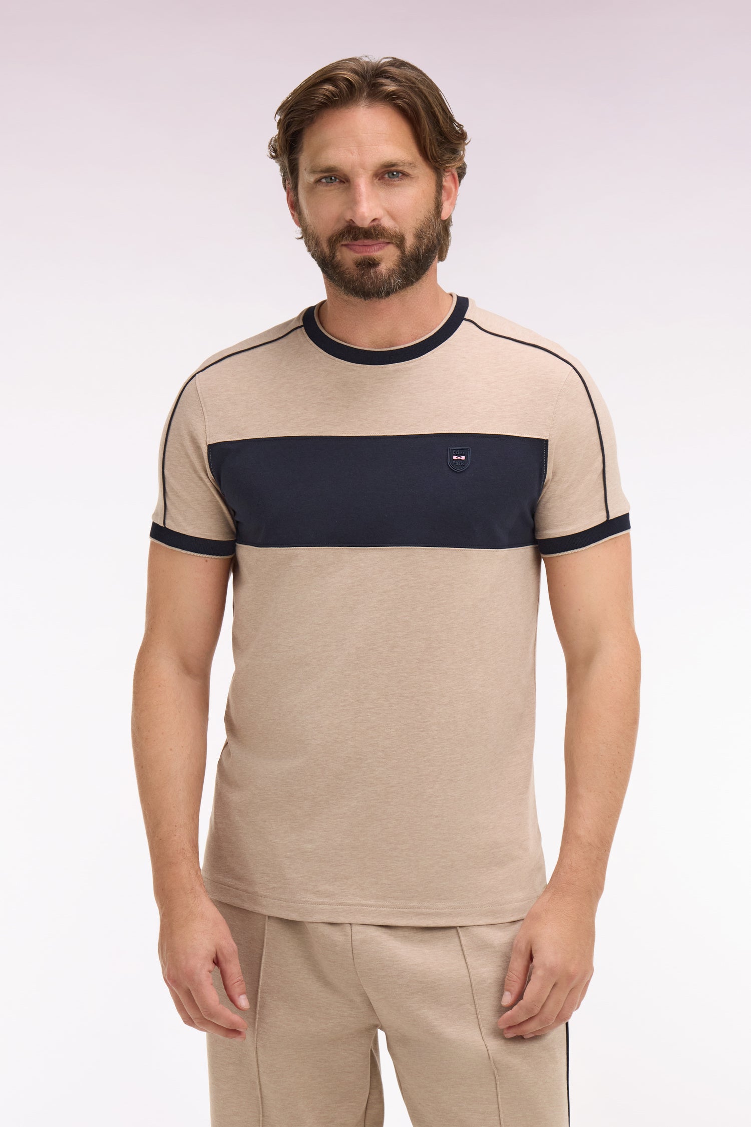 T-shirt à manches courtes en coton stretch beige à découpes coupe slim