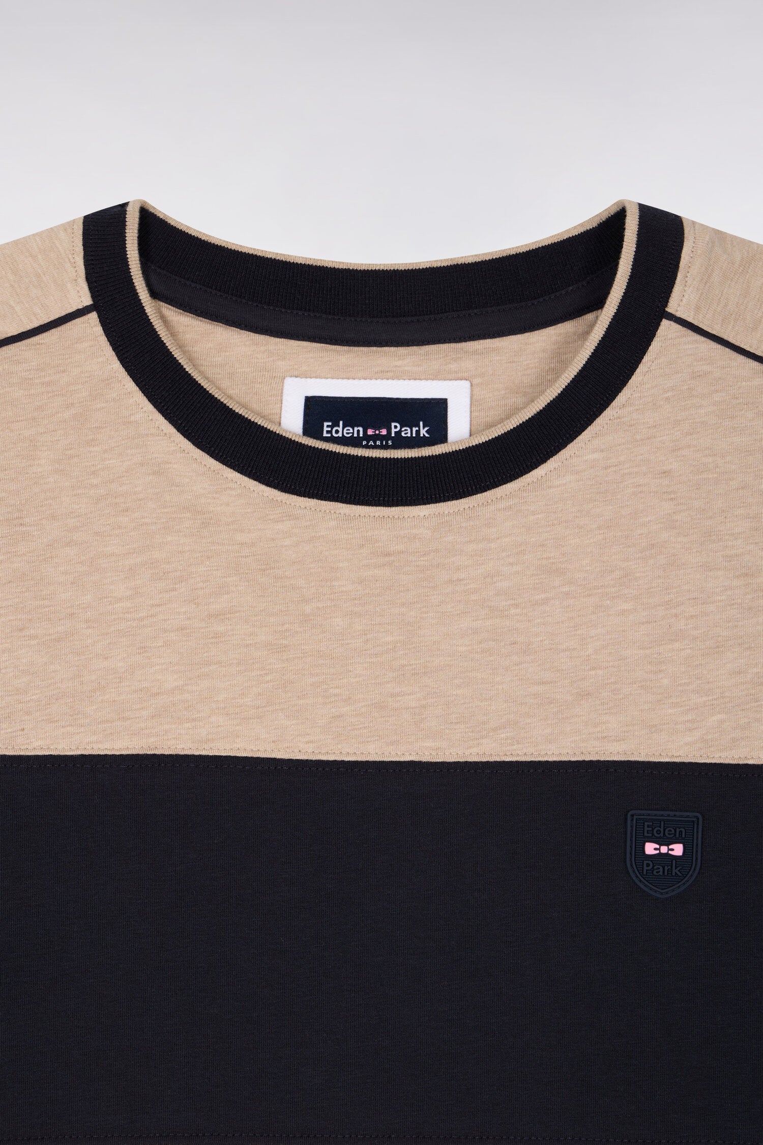 T-shirt à manches courtes en coton stretch beige à découpes coupe slim