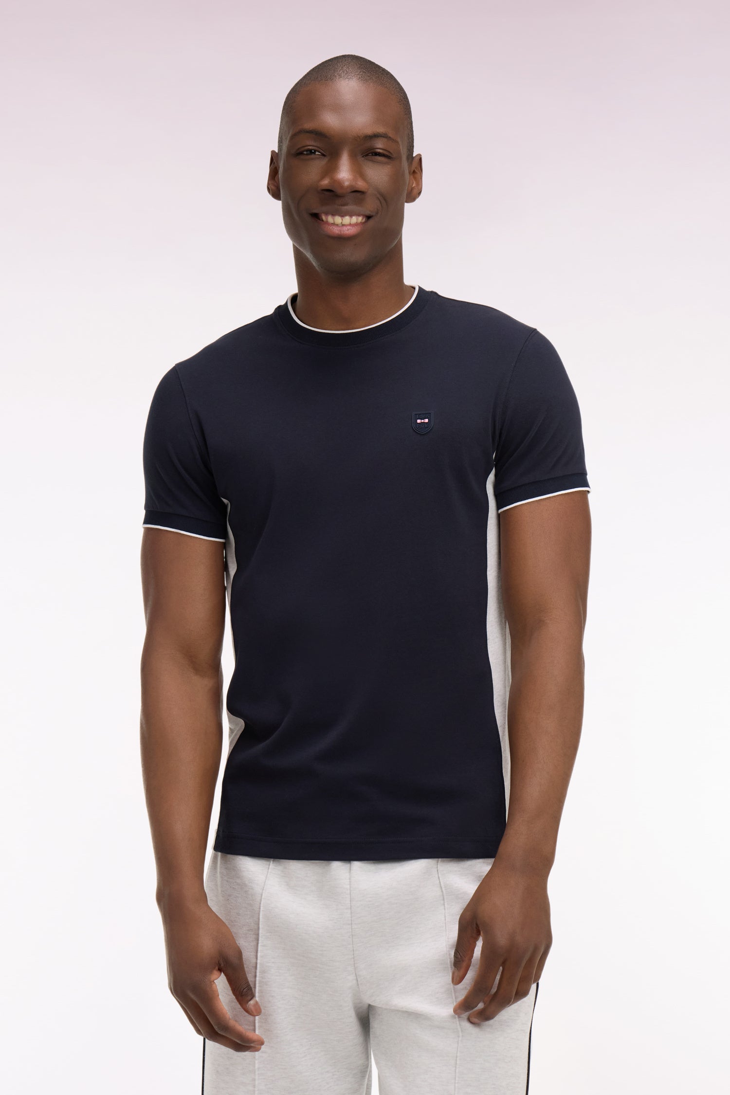 T-shirt à manches courtes en coton stretch noir à découpes coupe slim