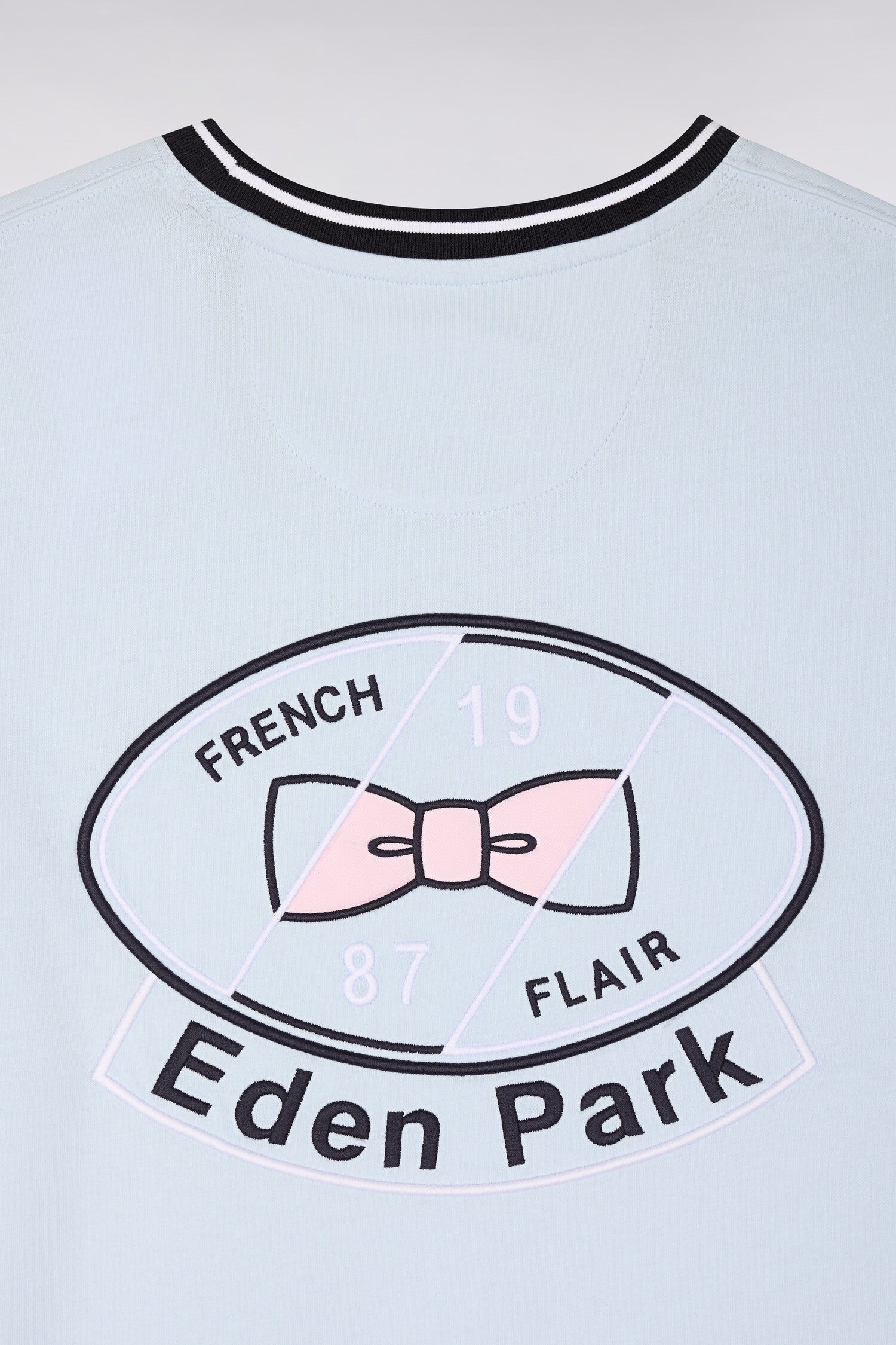 T-shirt à manches courtes en coton bleu ciel brodé coupe regular
