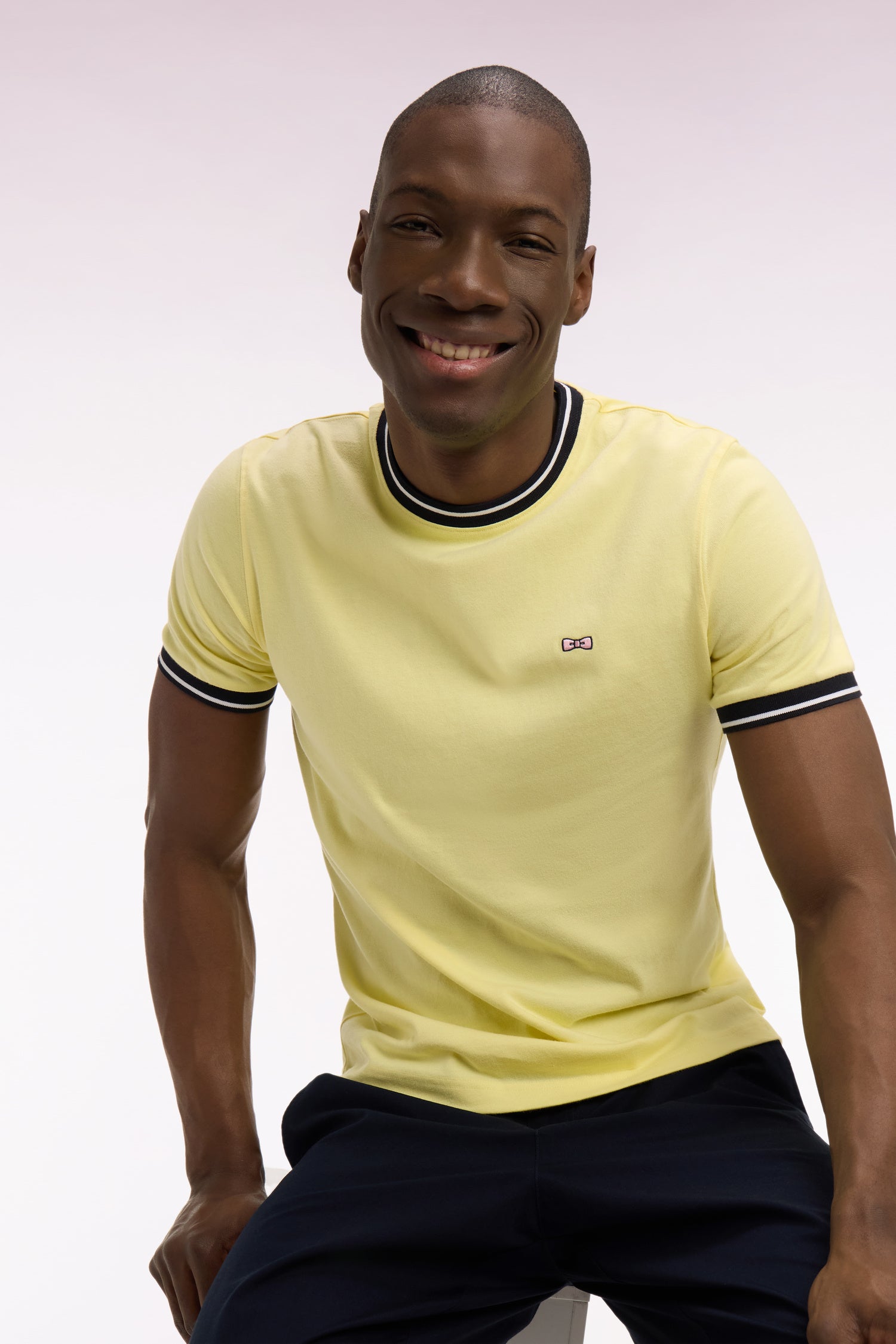 T-shirt à manches courtes en coton jaune brodé coupe regular