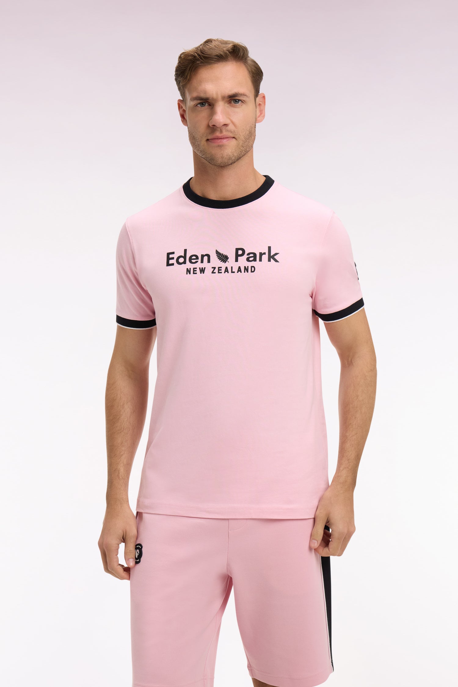 T-shirt à manches courtes New Zealand en coton rose coupe regular