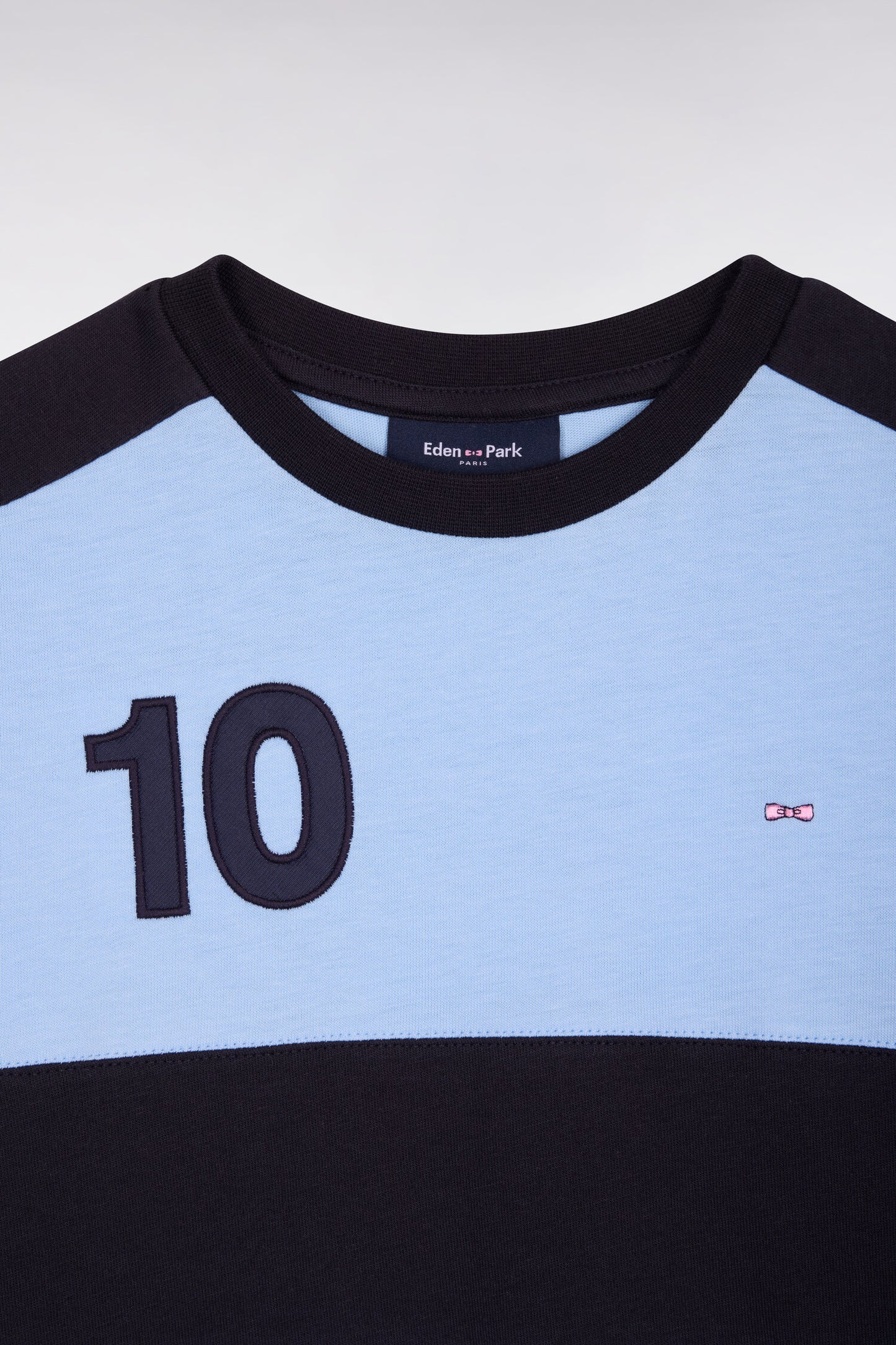 Short-sleeved straight-cut sky cotton T-shirt
