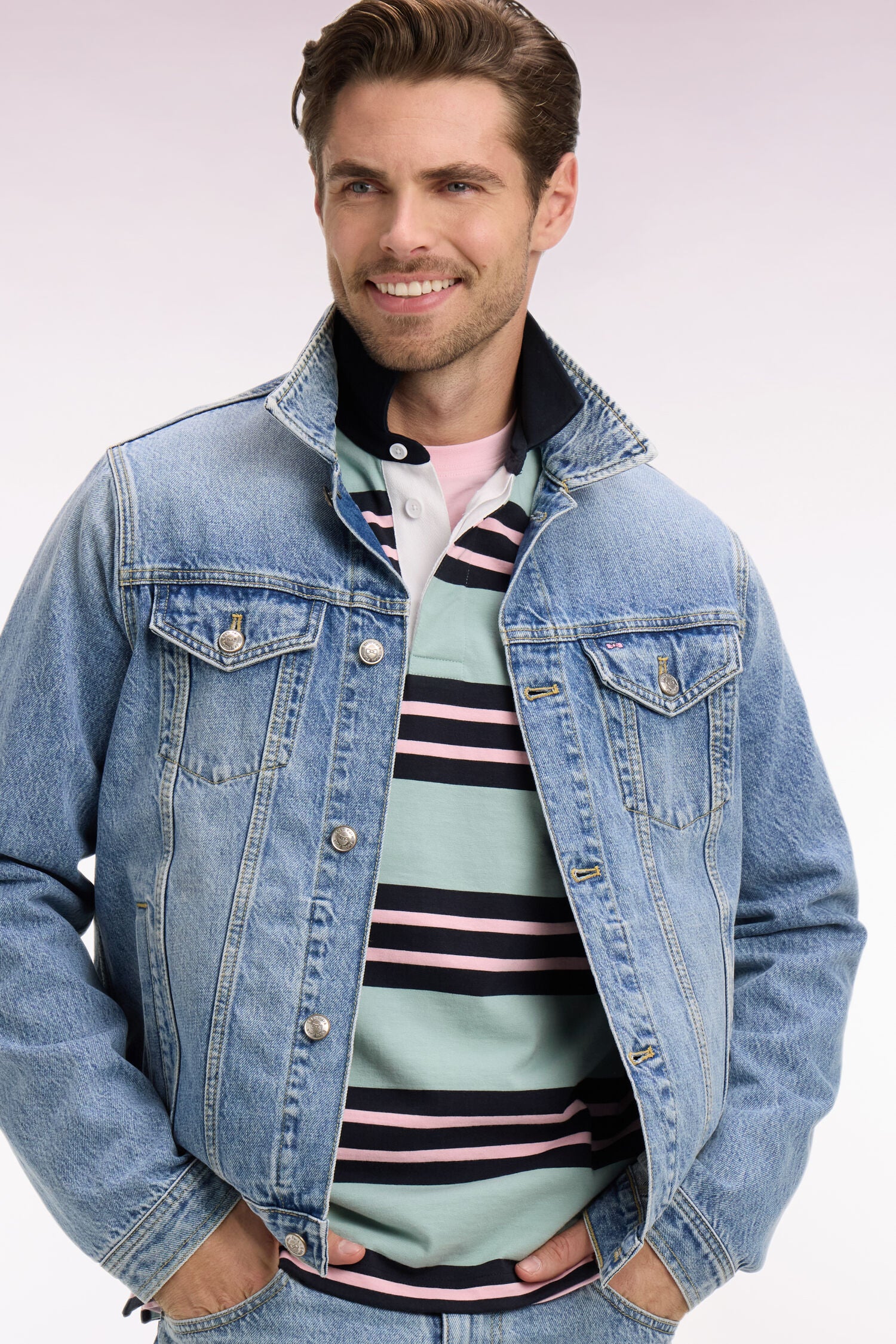 Blouson en denim bleu délavé
