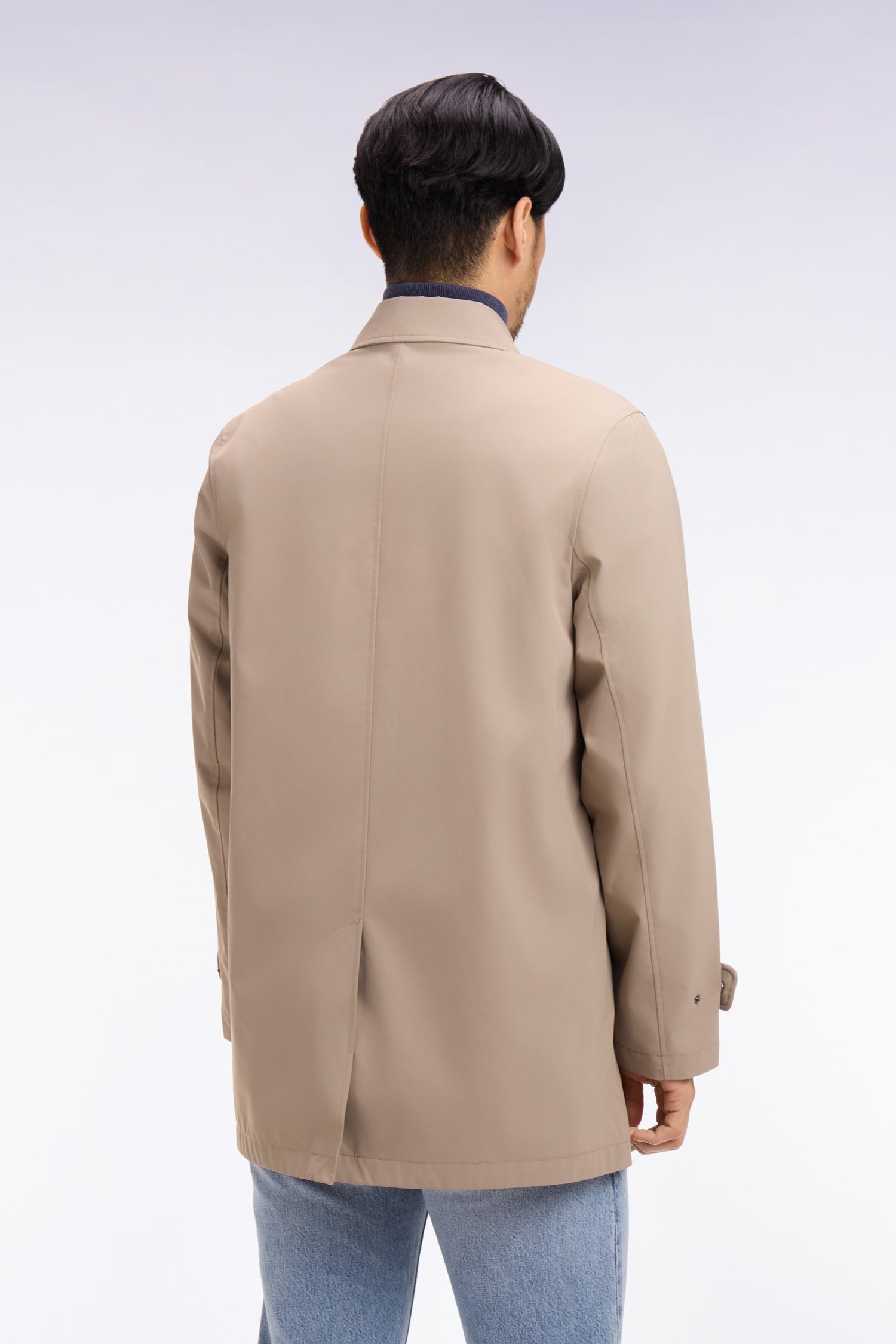 Imperméable court en nylon grège