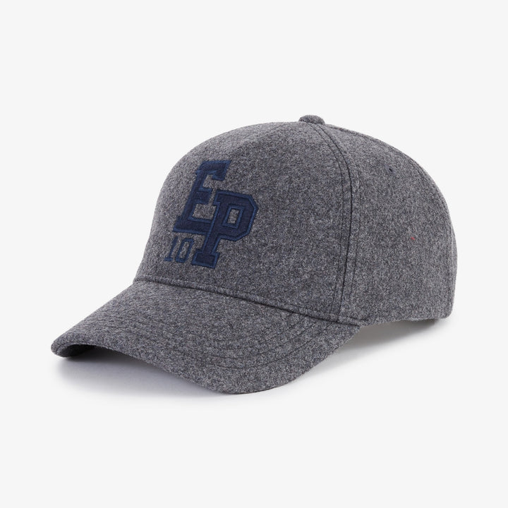 Casquette grise à patch et broderie