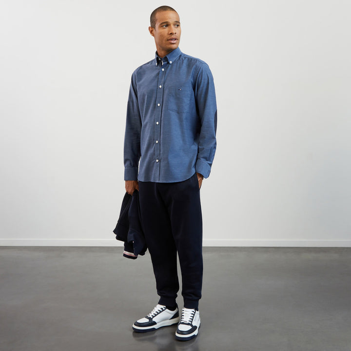 Chemise bleue à coudières contrastantes