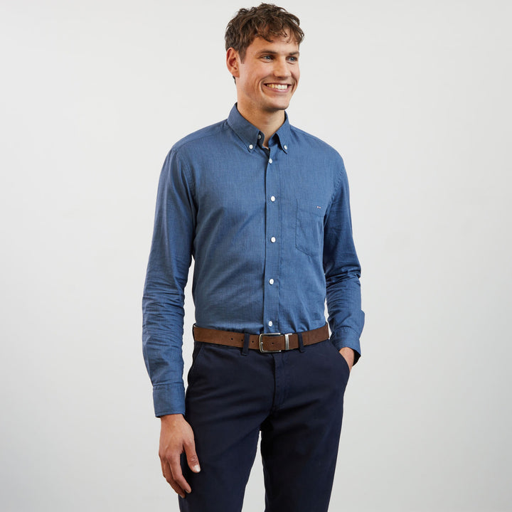 Chemise bleue en coton léger
