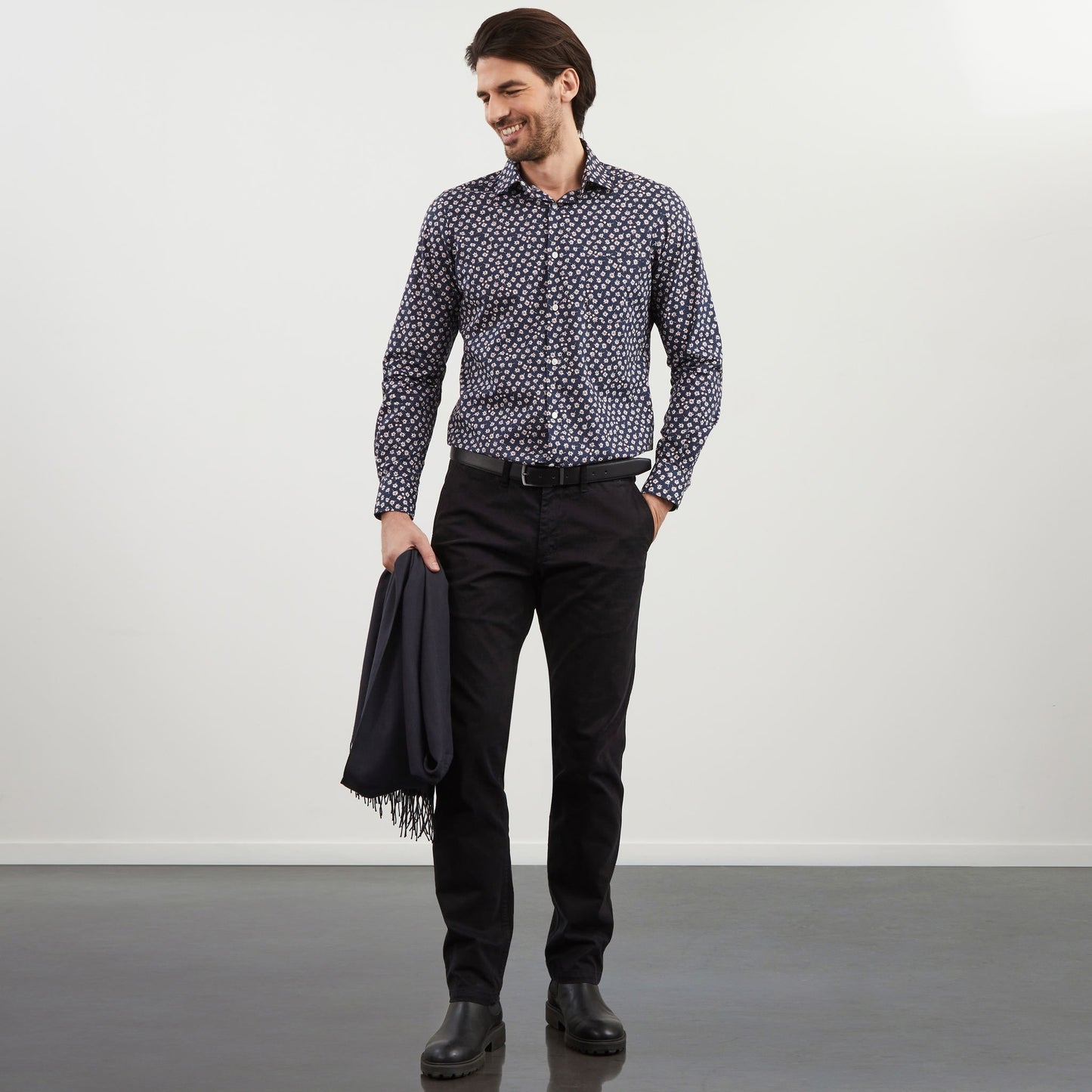 Chemise bleu marine imprimé exclusif fleuri