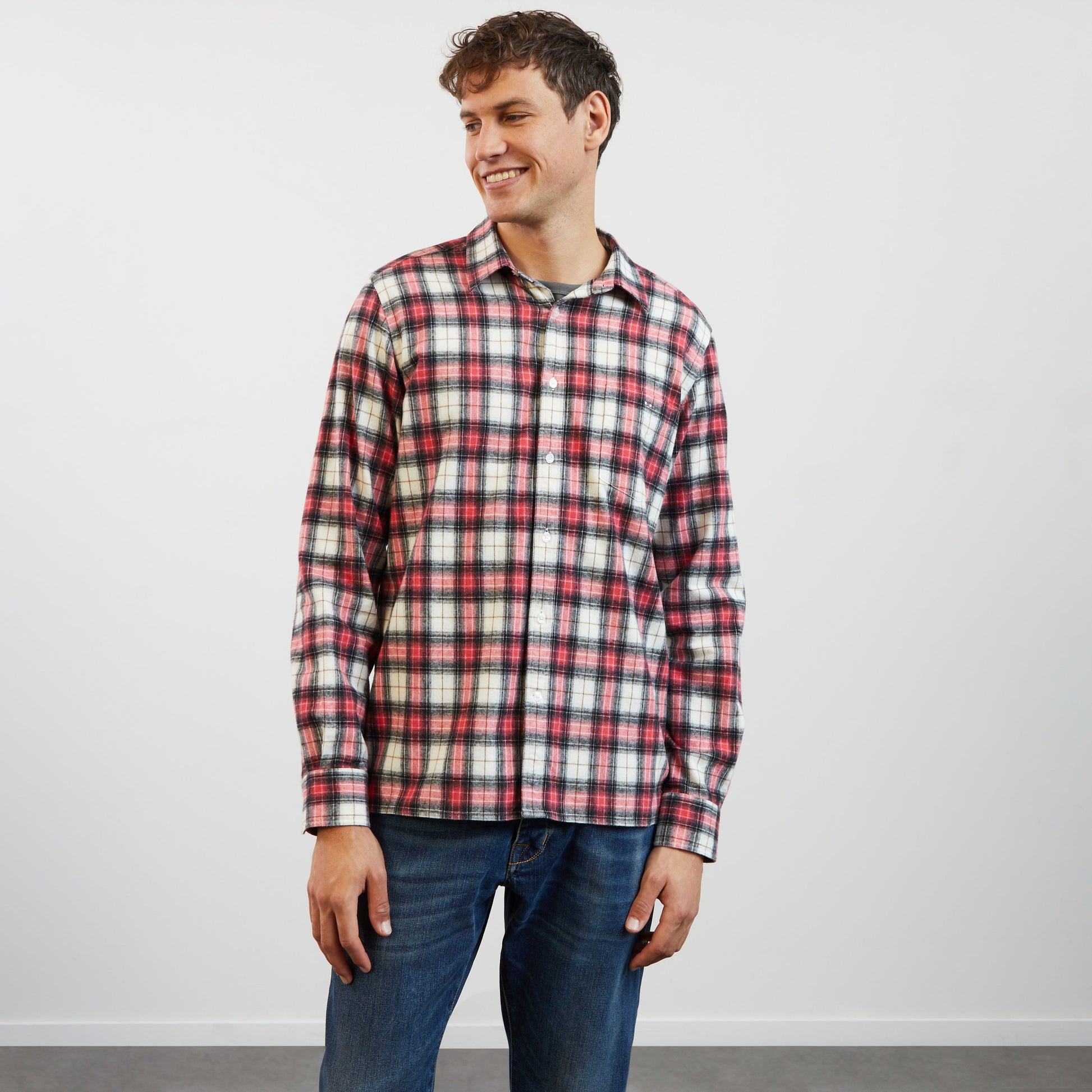 Chemise rouge en flanelle carreaux