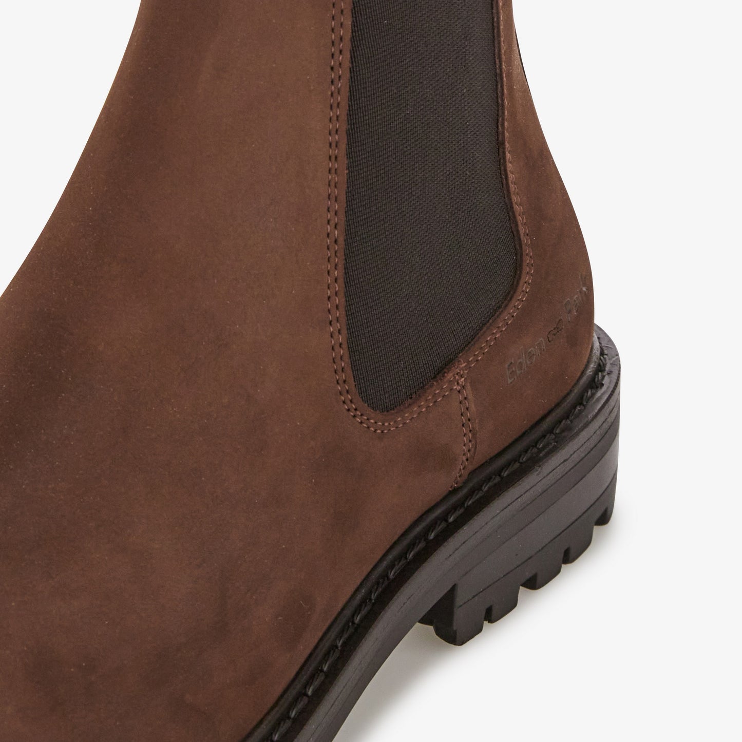 Boots chelsea marron en nubuck
