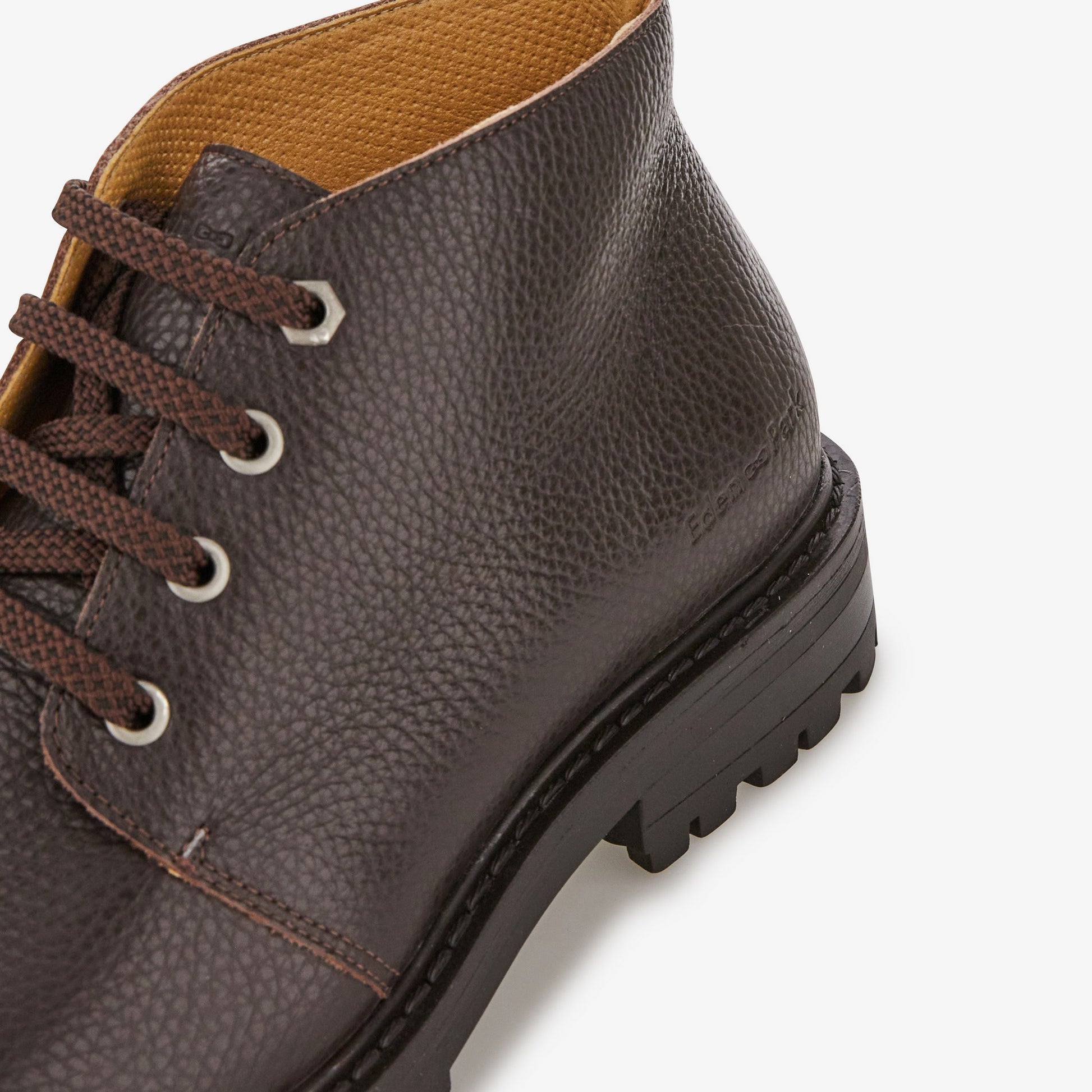 Derbies marrons en cuir grainé