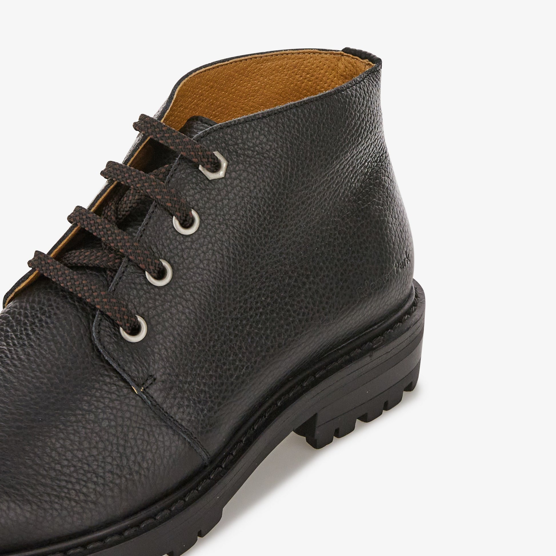 Derbies noires en cuir grainé
