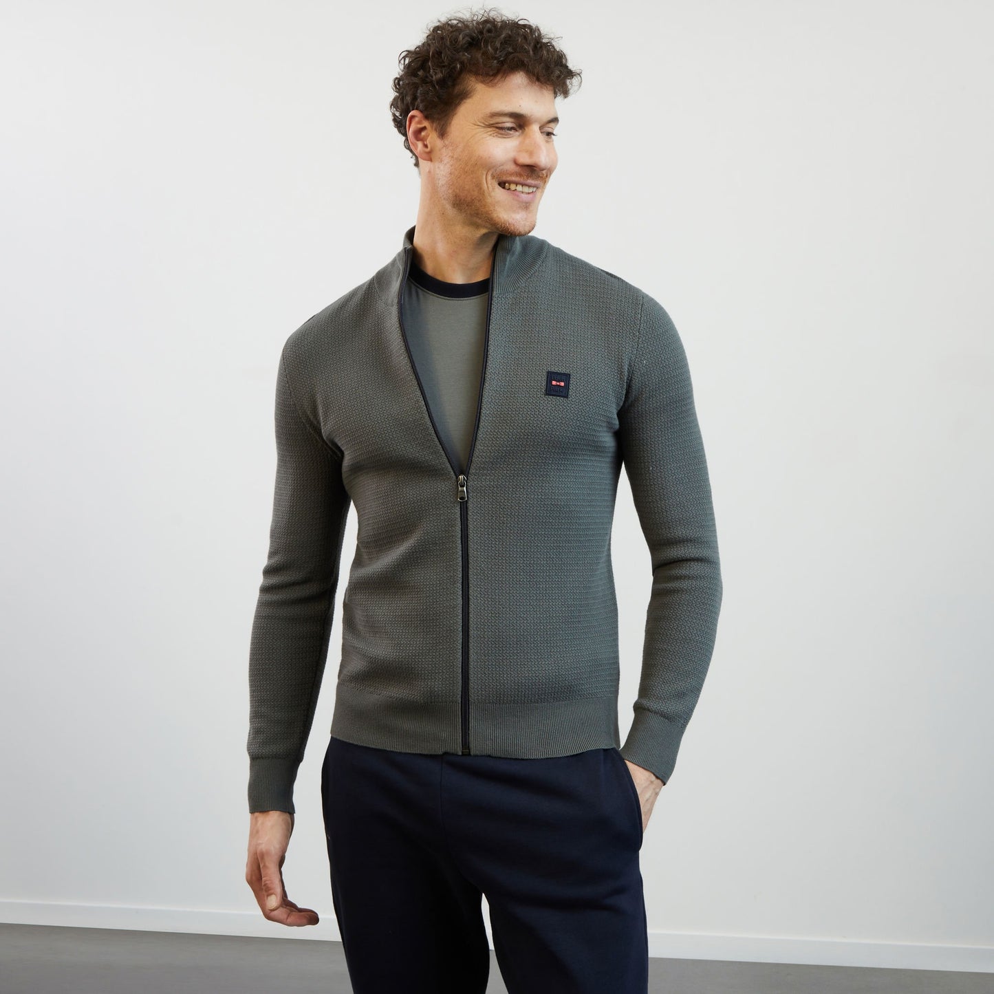 Cardigan kaki zippé