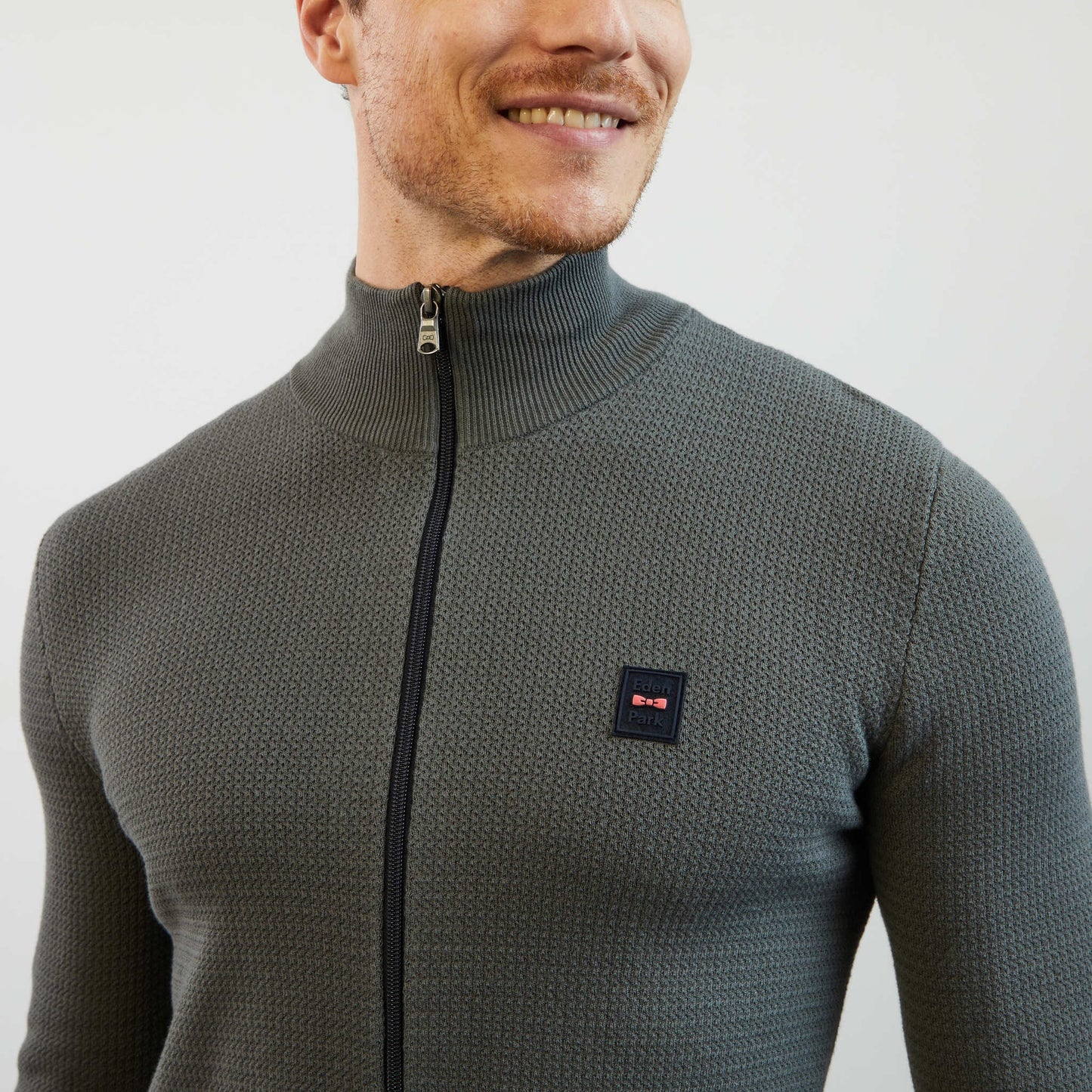 Cardigan kaki zippé